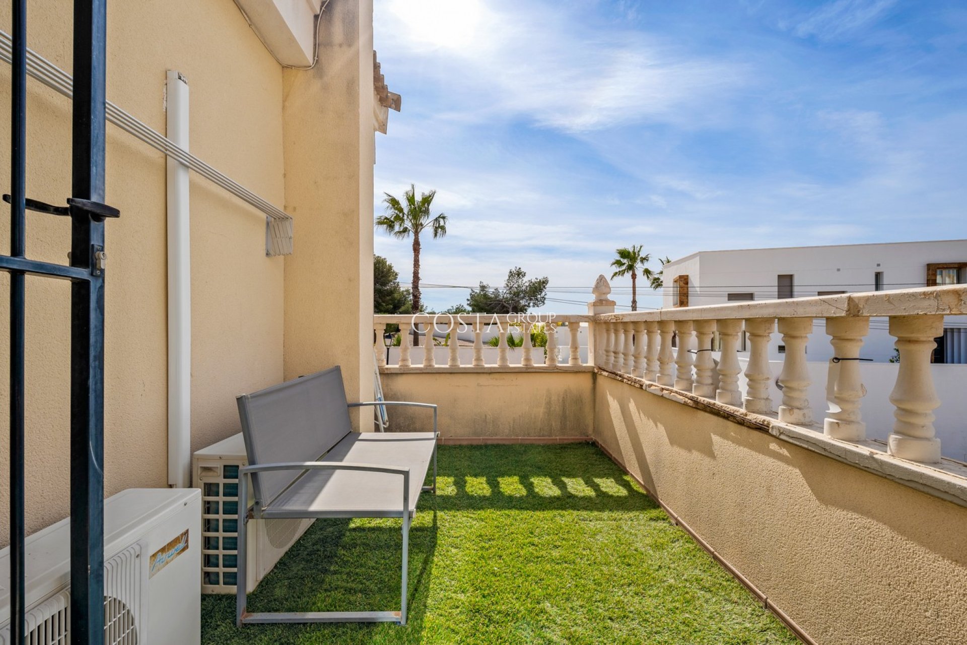 Resale - Villa -
Orihuela Costa - Castillo de Don Juan