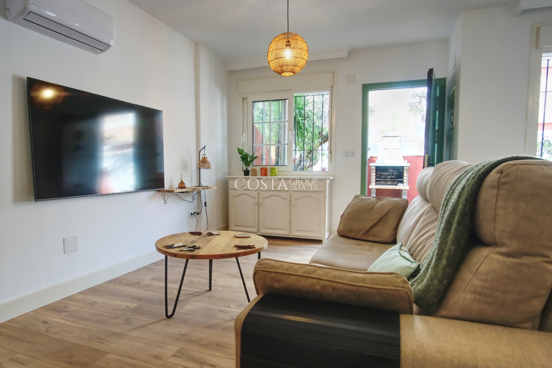 Resale - Villa -
Orihuela Costa - Costa Blanca South