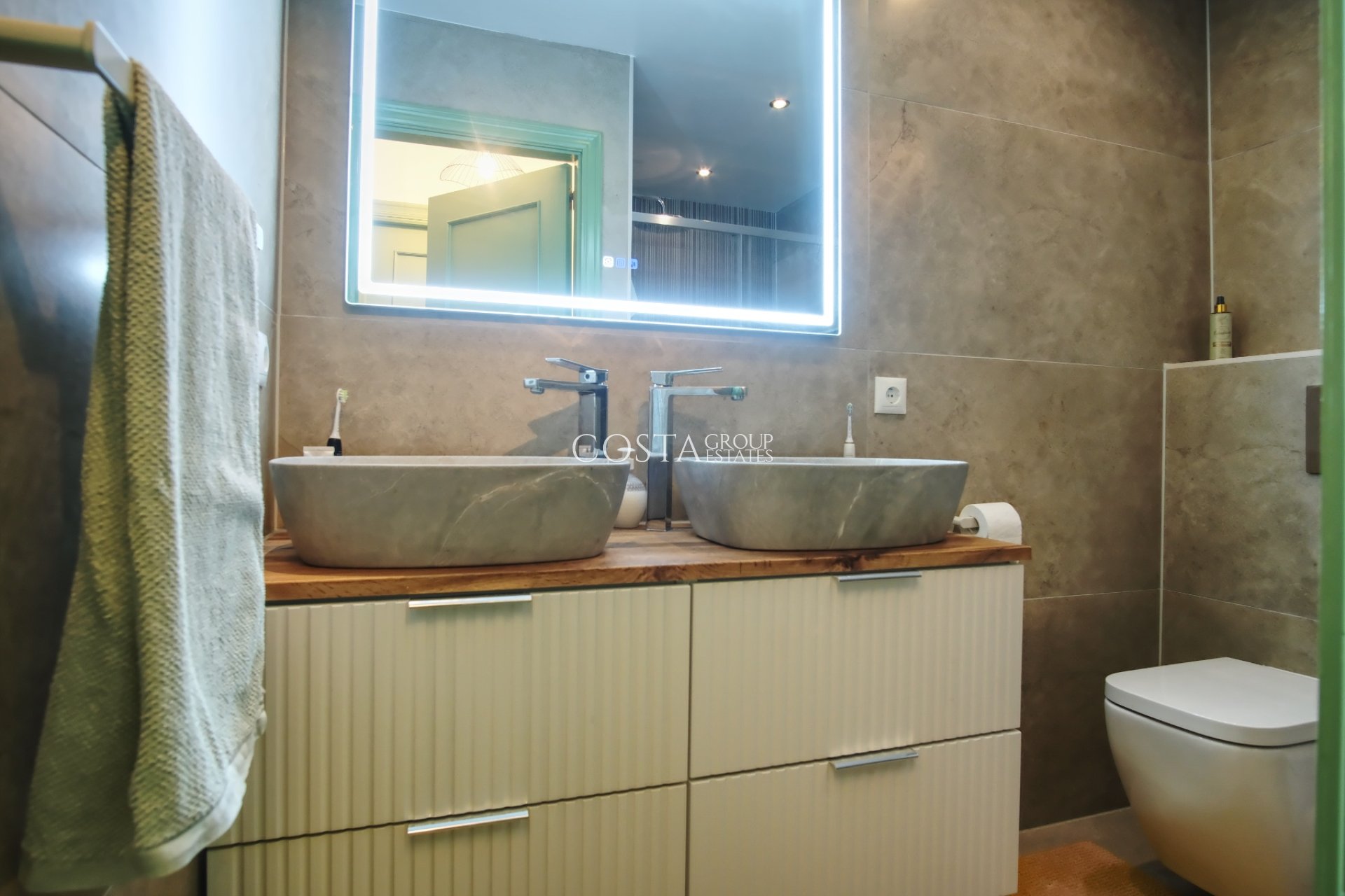 Resale - Villa -
Orihuela Costa - Costa Blanca South