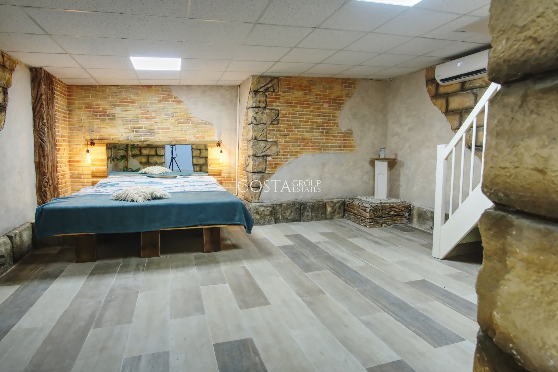 Resale - Villa -
Orihuela Costa - Costa Blanca