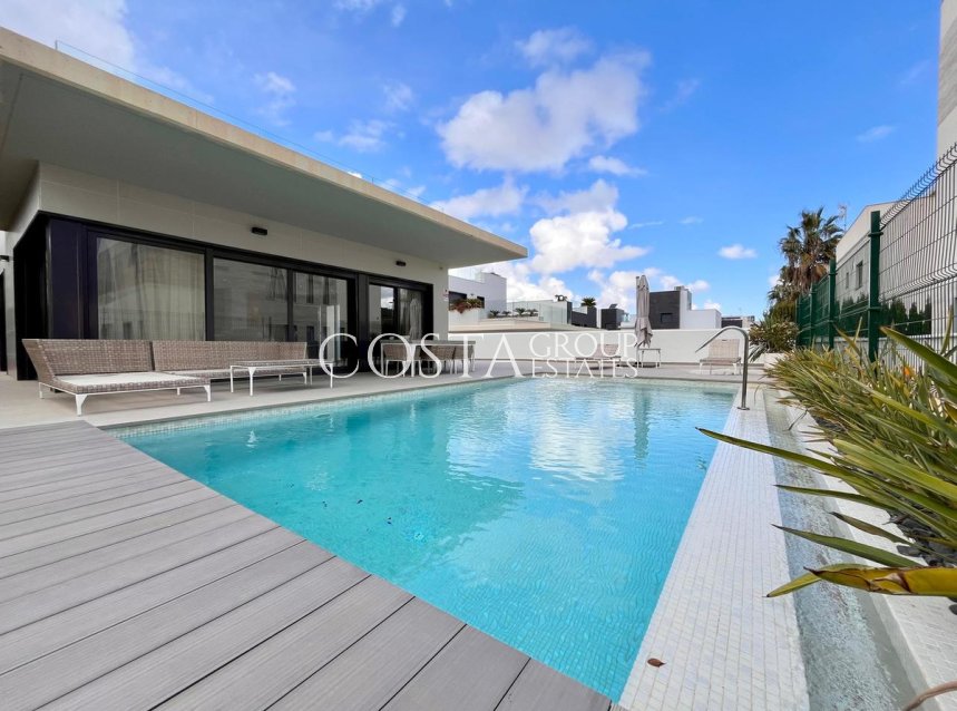 Resale - Villa -
Orihuela Costa - Dehesa de Campoamor