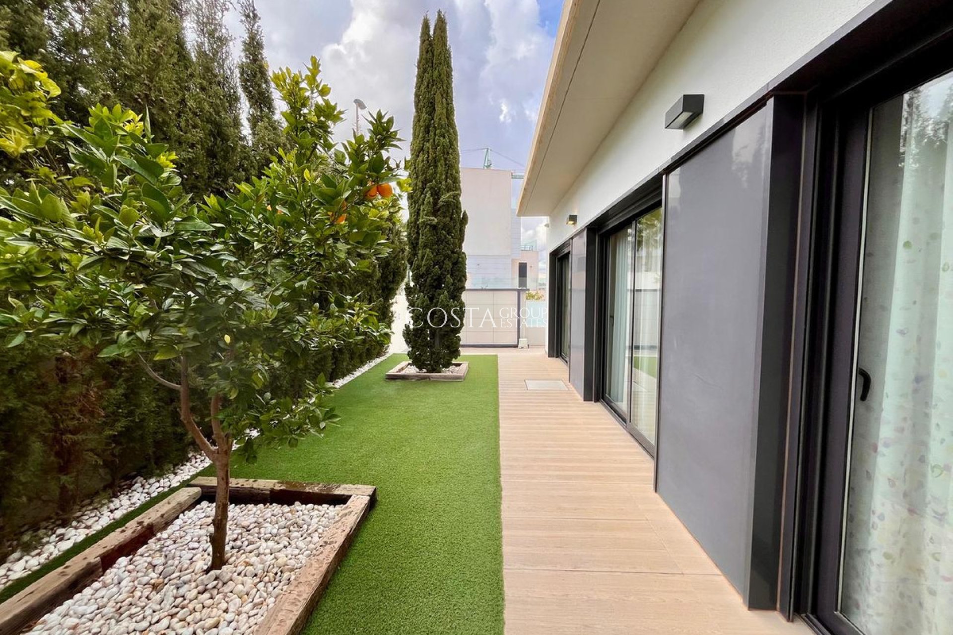 Resale - Villa -
Orihuela Costa - Dehesa de Campoamor