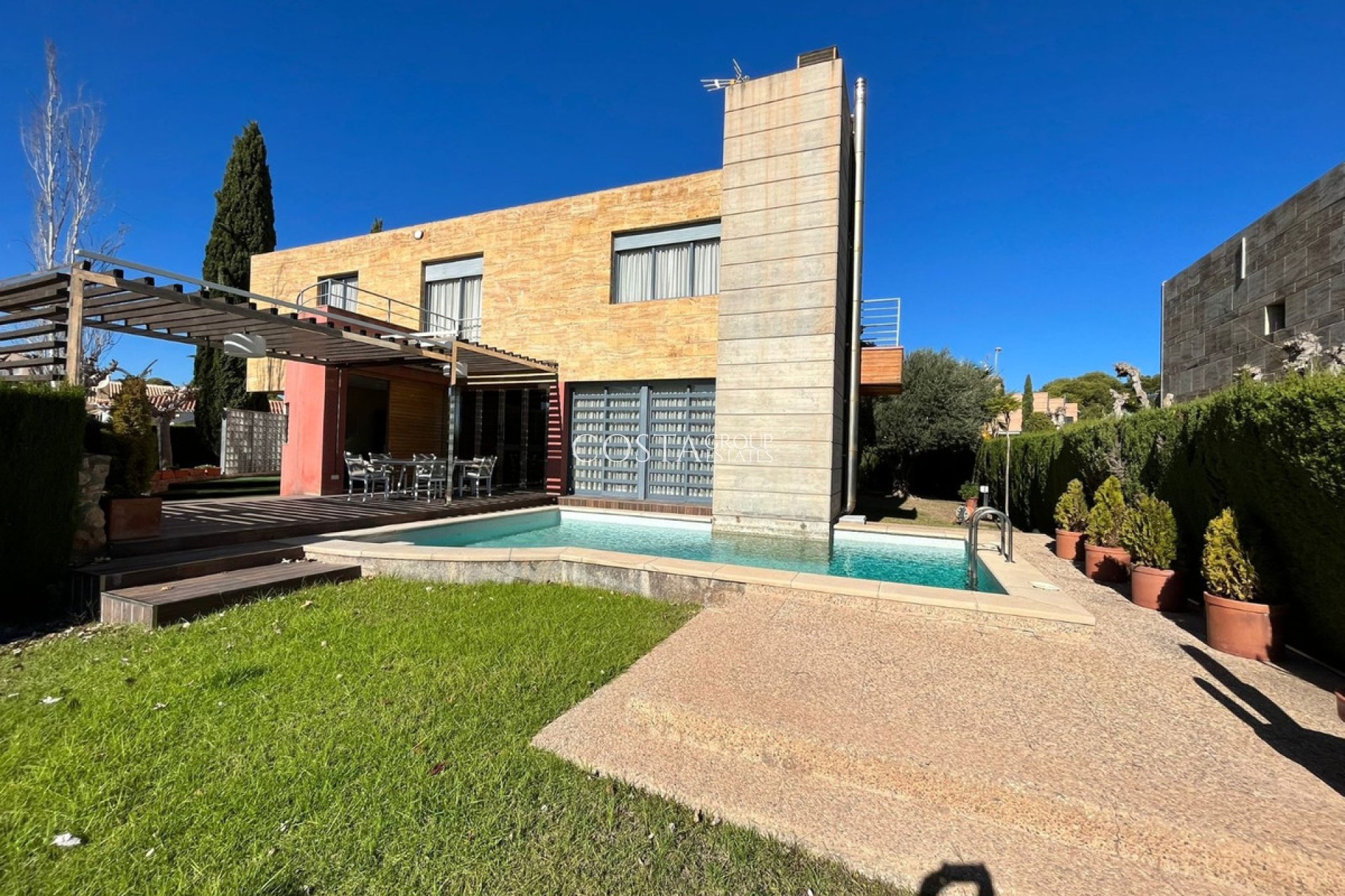 Resale - Villa -
Orihuela Costa - Dehesa de Campoamor