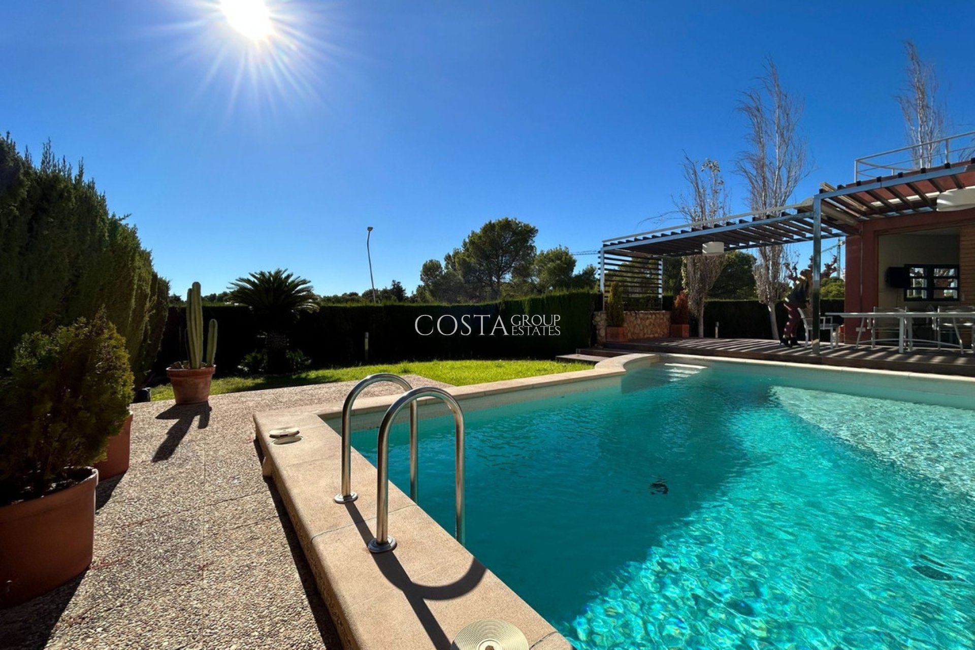Resale - Villa -
Orihuela Costa - Dehesa de Campoamor