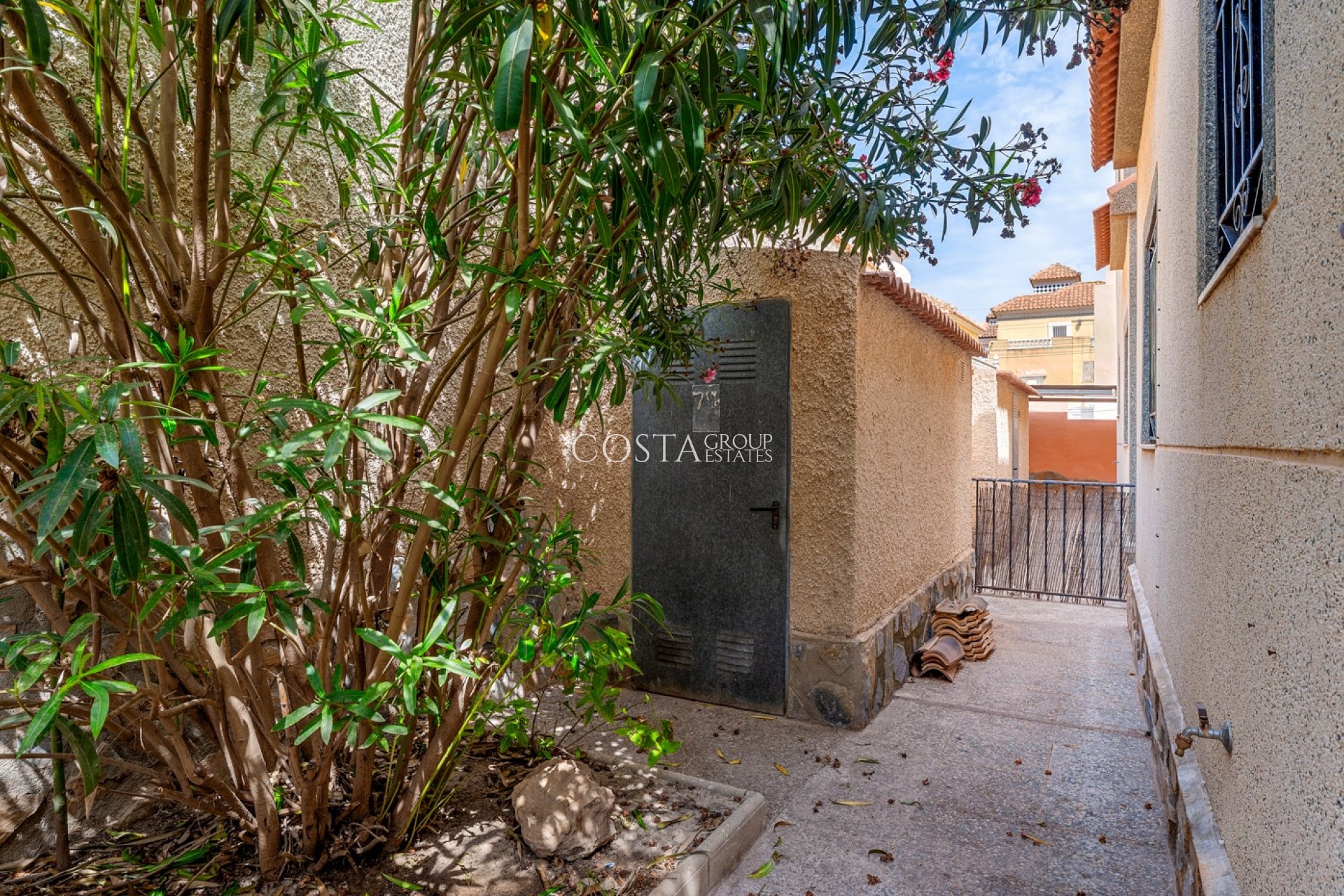 Resale - Villa -
Orihuela Costa - El Galan