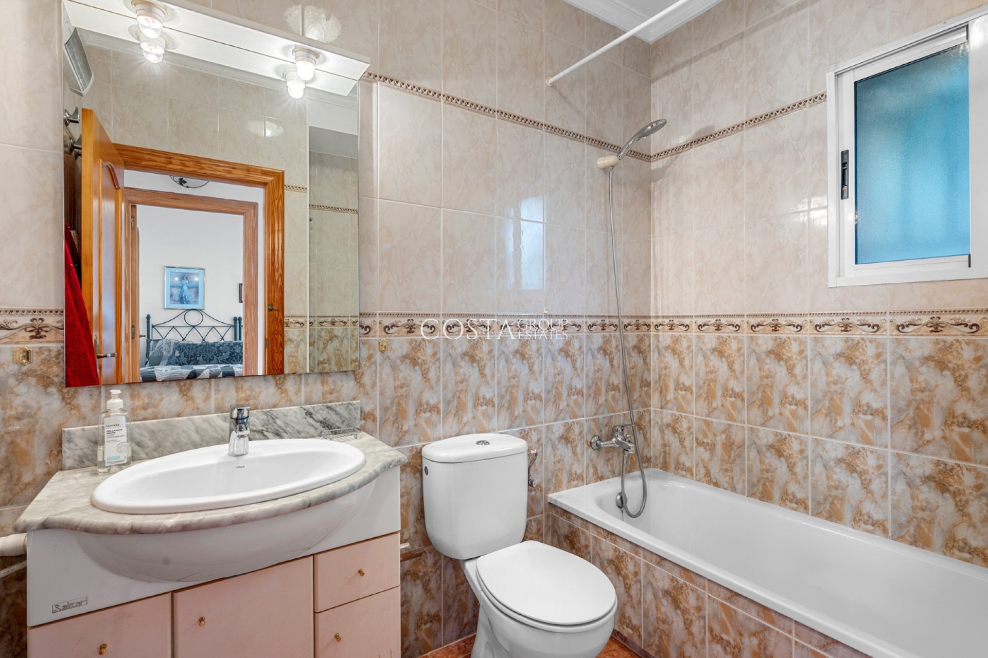 Resale - Villa -
Orihuela Costa - El Galan