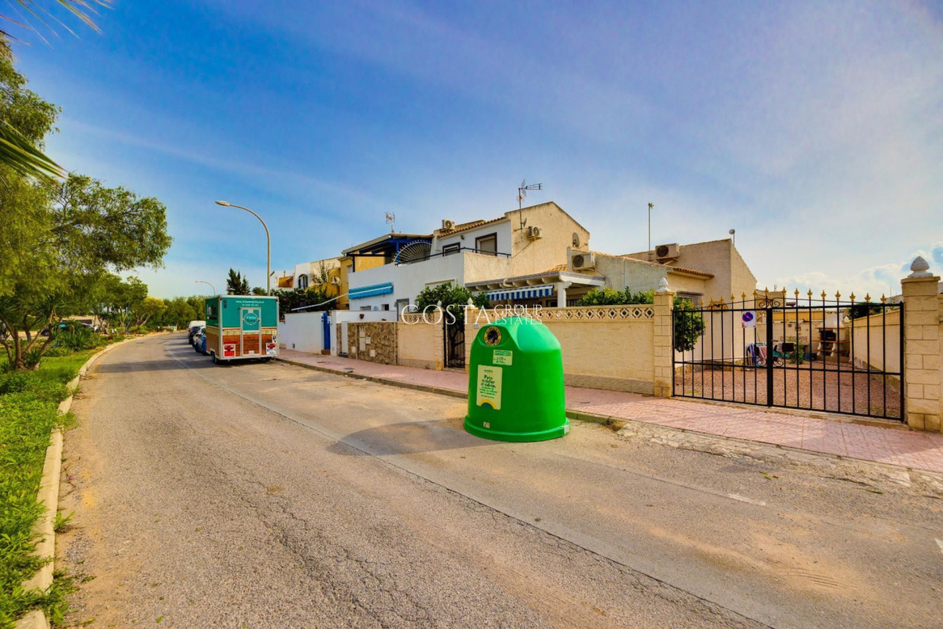 Resale - Villa -
Orihuela Costa - La Florida