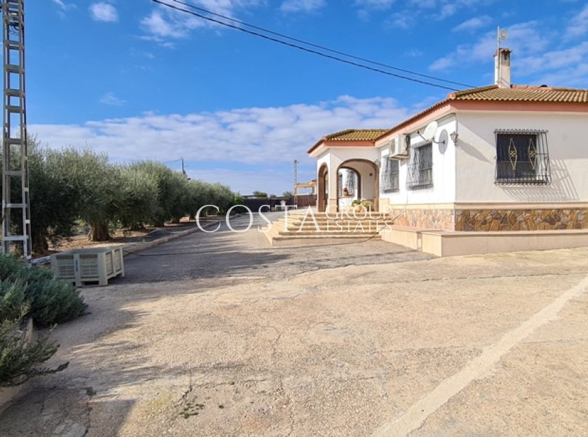 Resale - Villa -
Orihuela Costa - La Matanza
