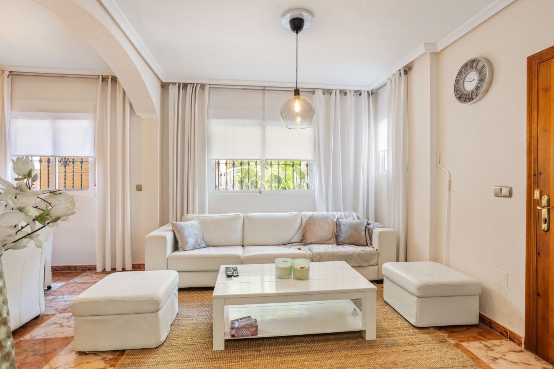 Resale - Villa -
Orihuela Costa - La Regia
