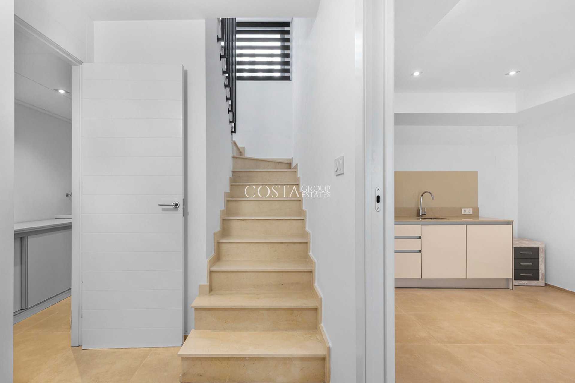 Resale - Villa -
Orihuela Costa - La Zenia