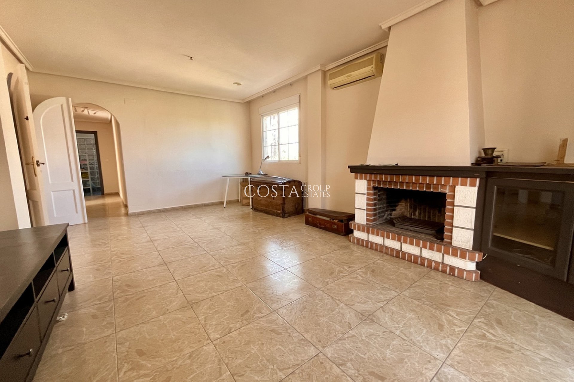 Resale - Villa -
Orihuela Costa - La Zenia