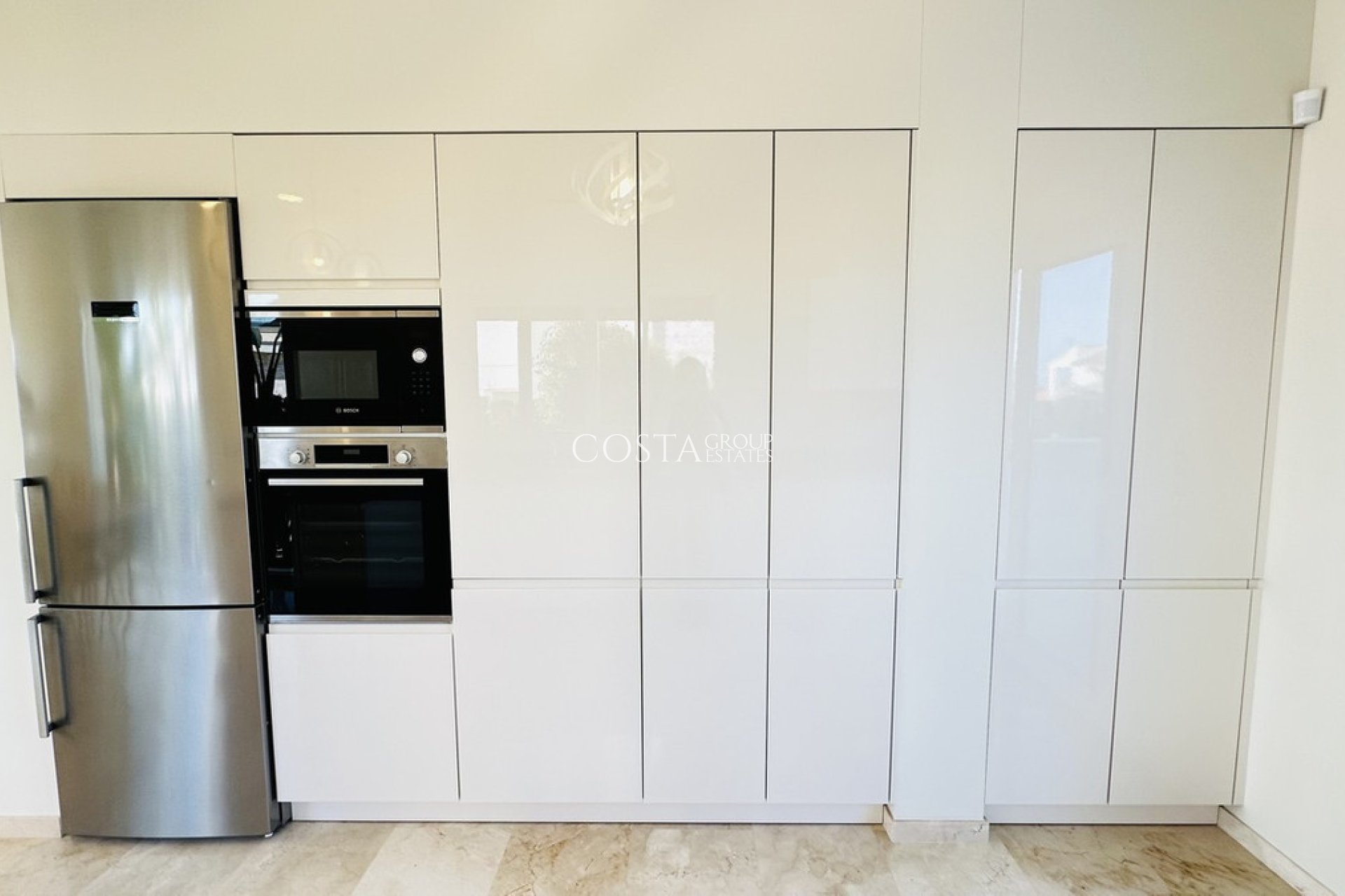 Resale - Villa -
Orihuela Costa - La Zenia