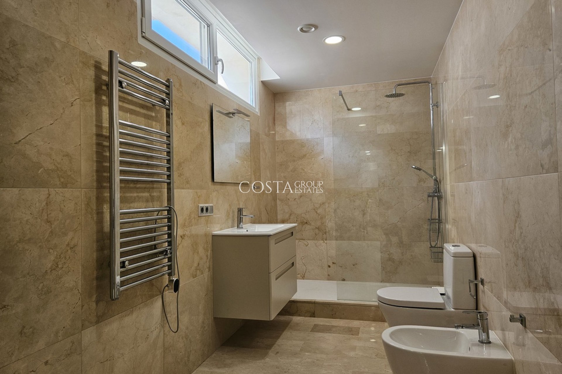 Resale - Villa -
Orihuela Costa - La Zenia