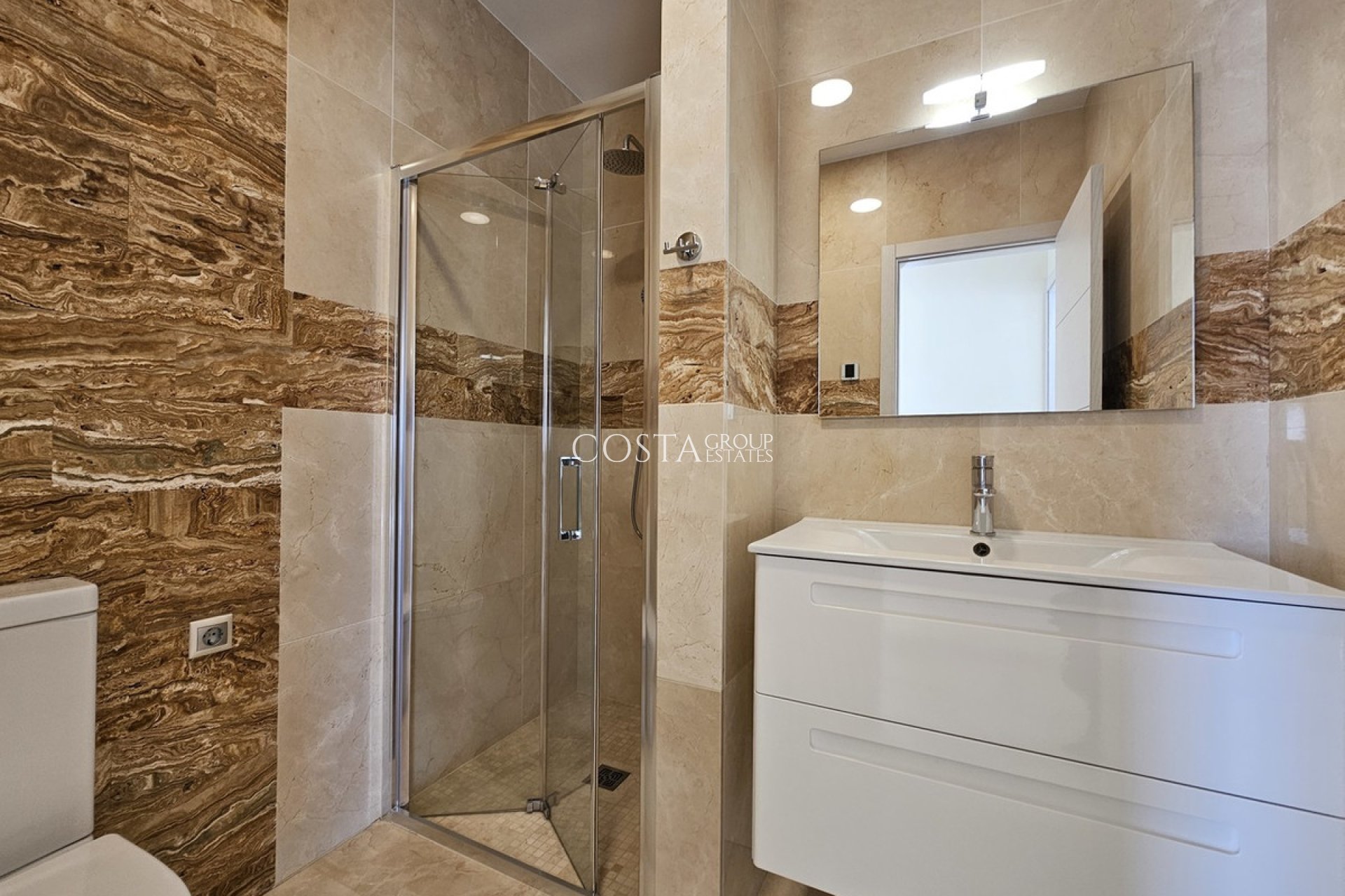 Resale - Villa -
Orihuela Costa - La Zenia