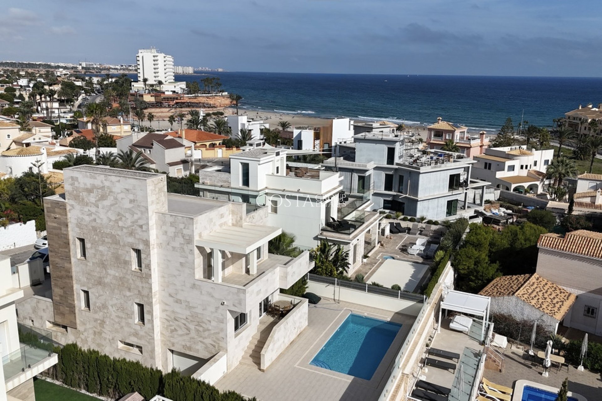 Resale - Villa -
Orihuela Costa - La Zenia