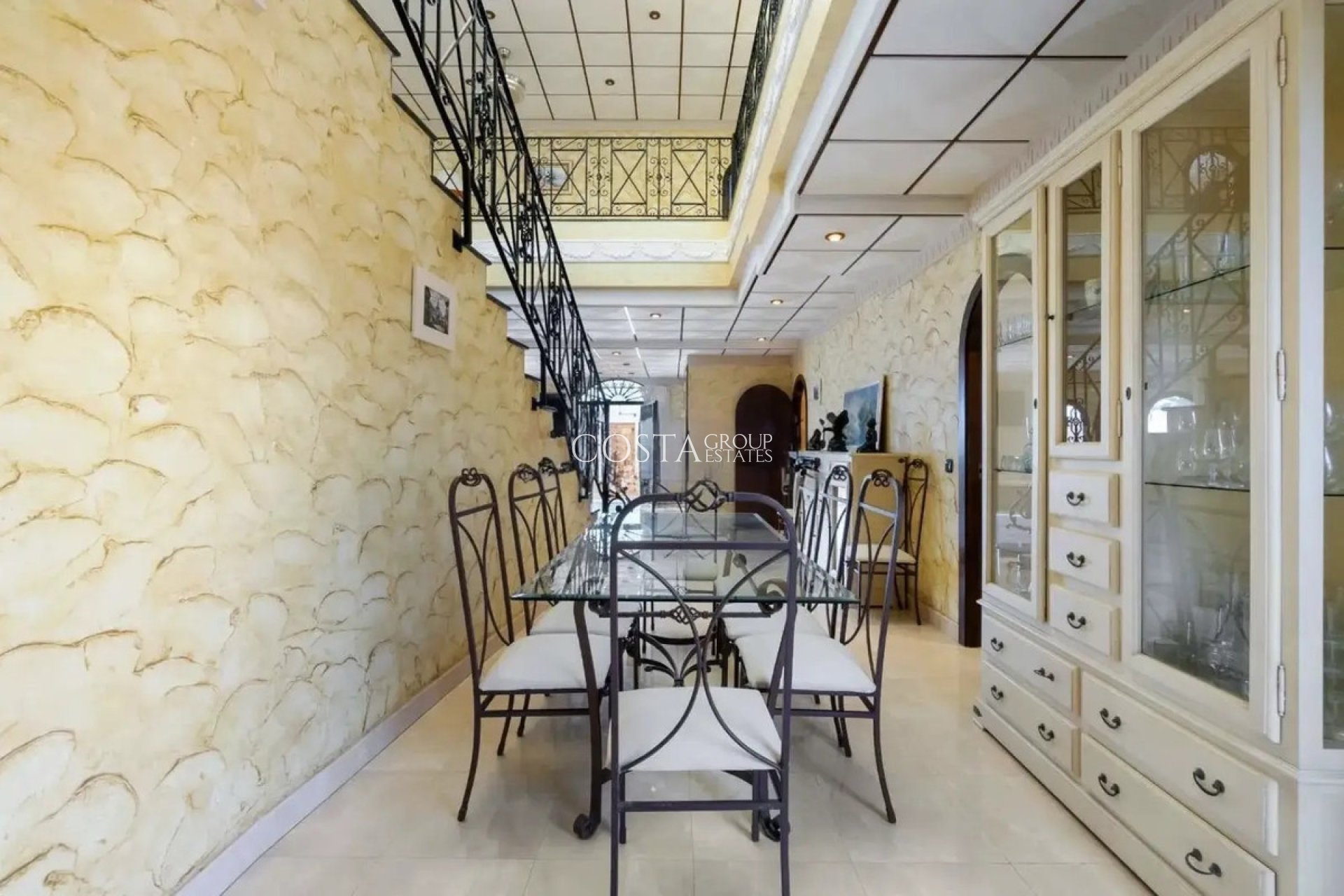 Resale - Villa -
Orihuela Costa - La Zenia