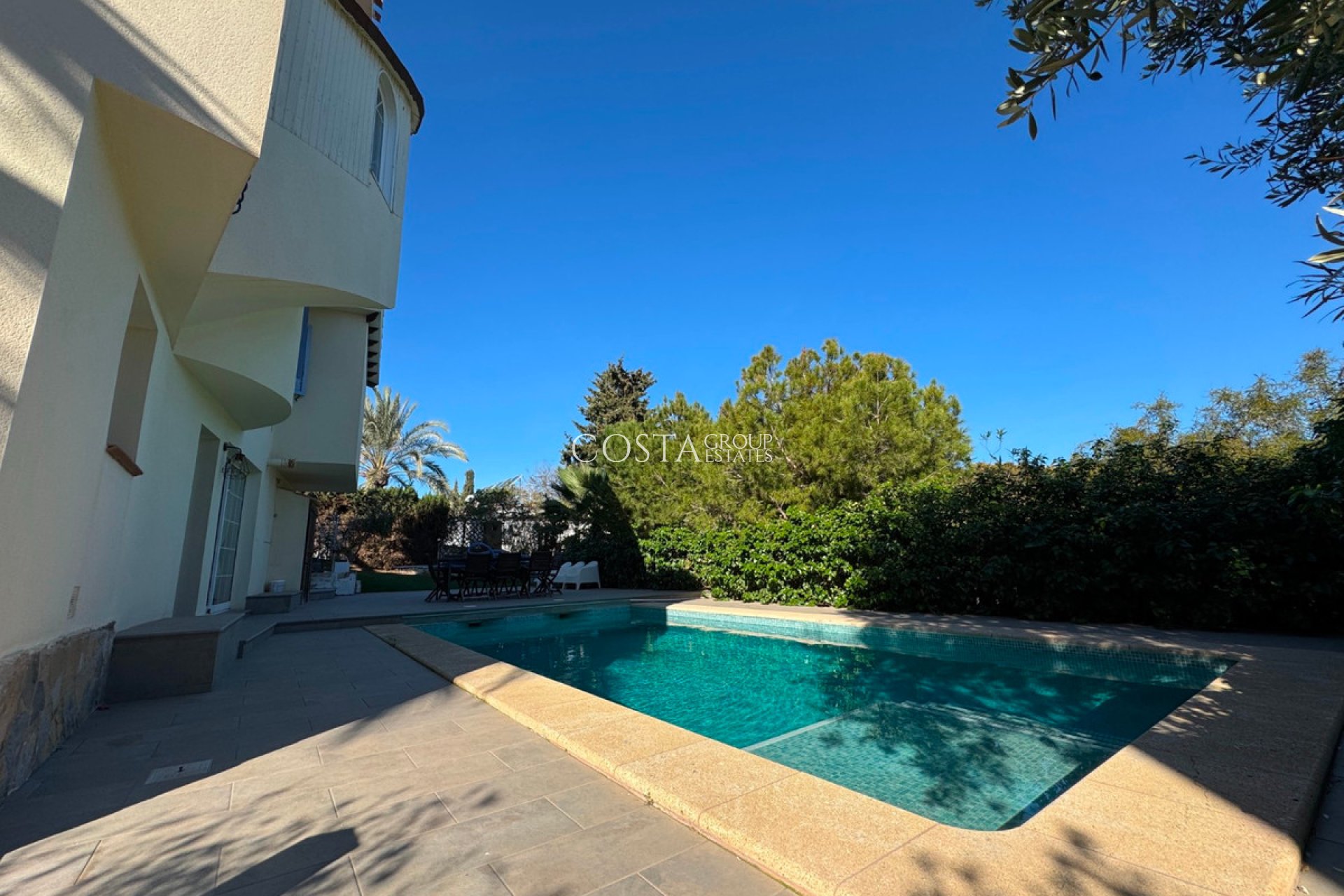 Resale - Villa -
Orihuela Costa - La Zenia