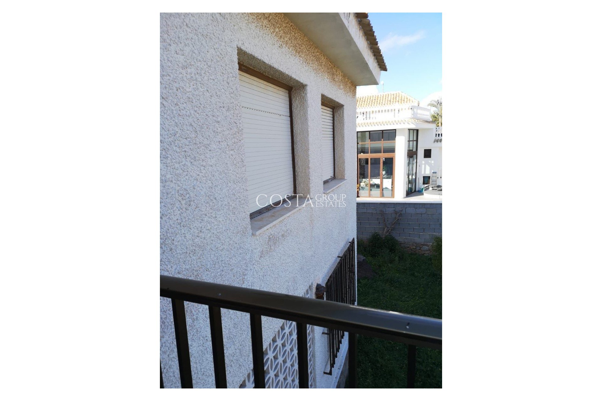 Resale - Villa -
Orihuela Costa - La Zenia