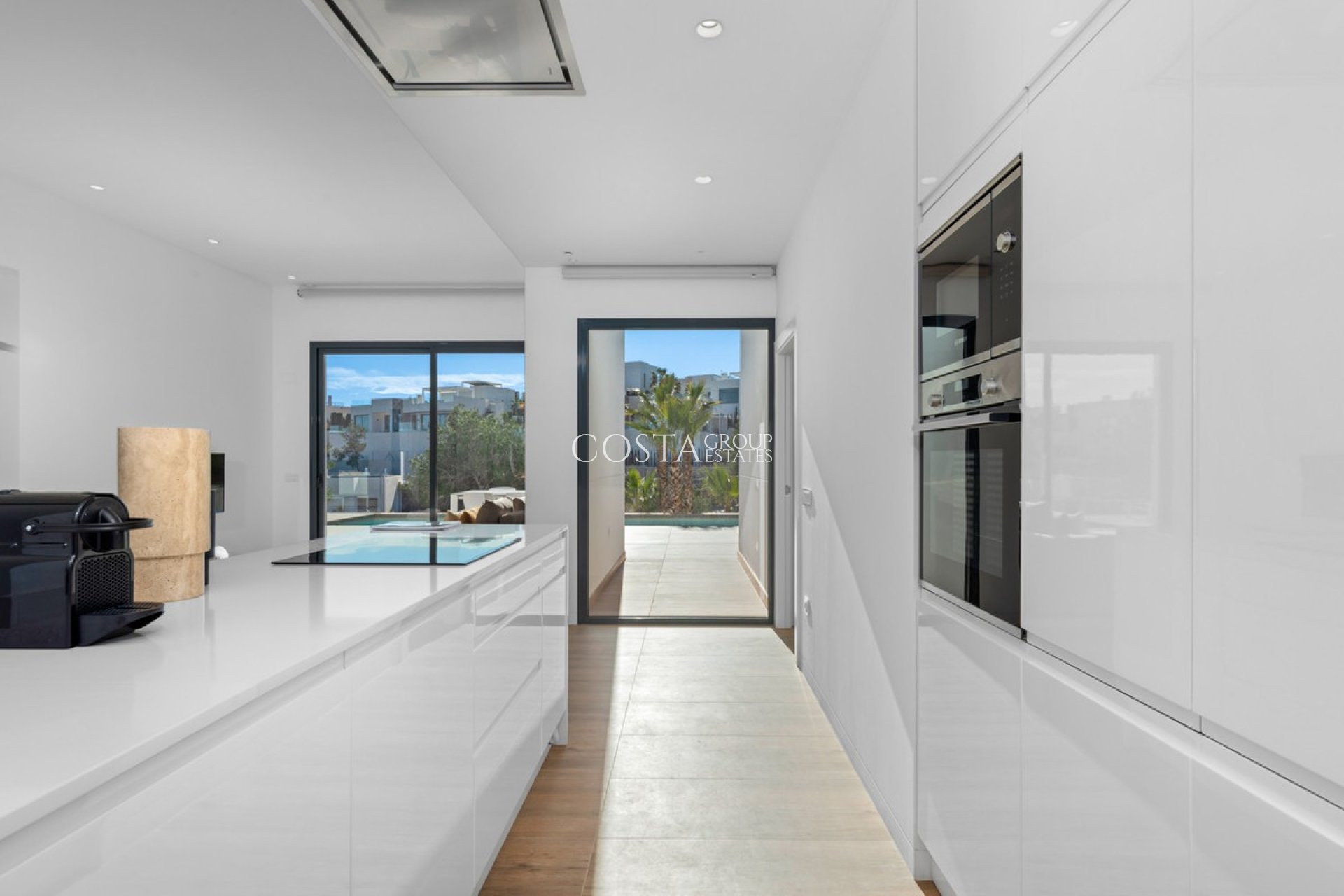 Resale - Villa -
Orihuela Costa - Las Colinas Golf