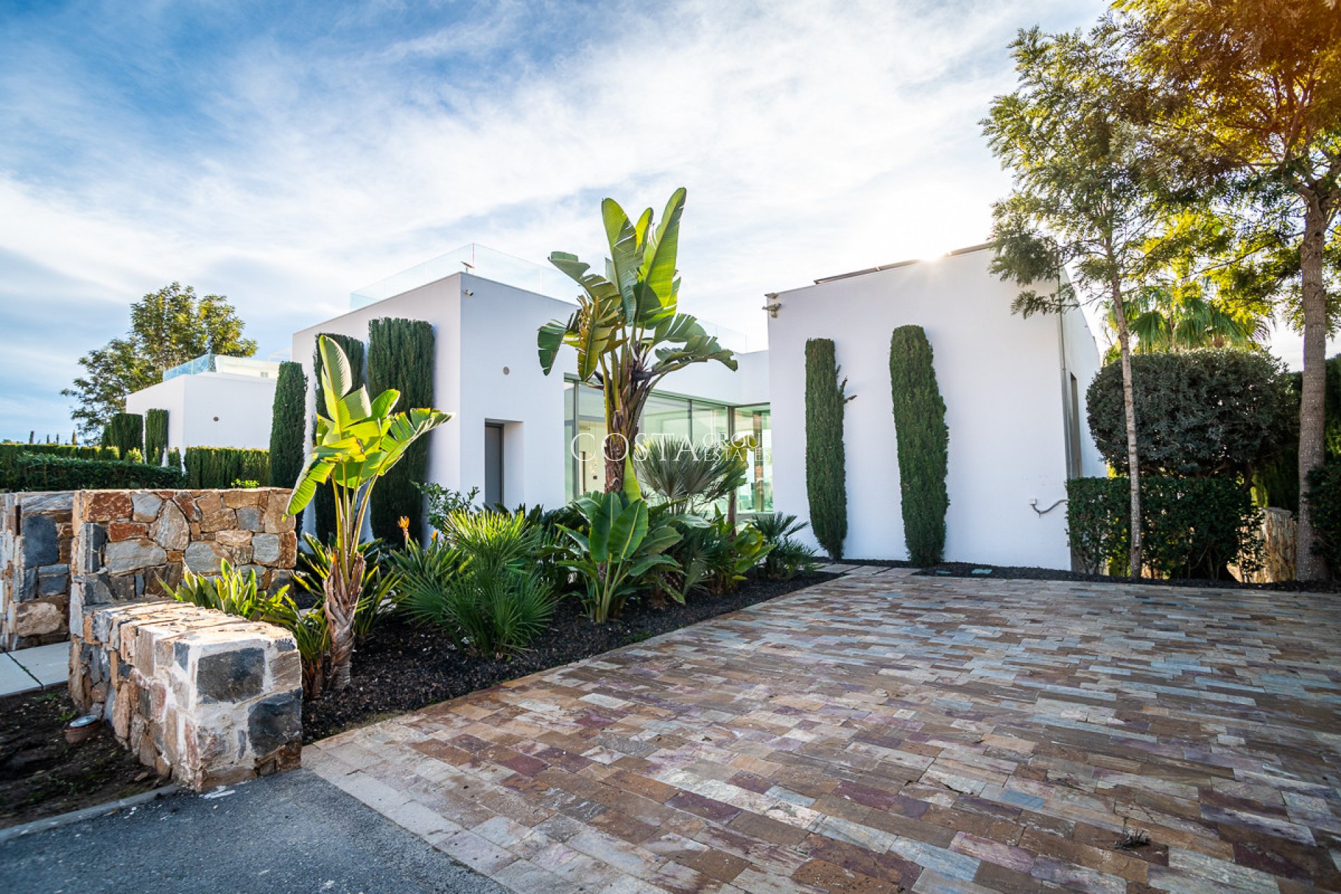 Resale - Villa -
Orihuela Costa - Las Colinas Golf