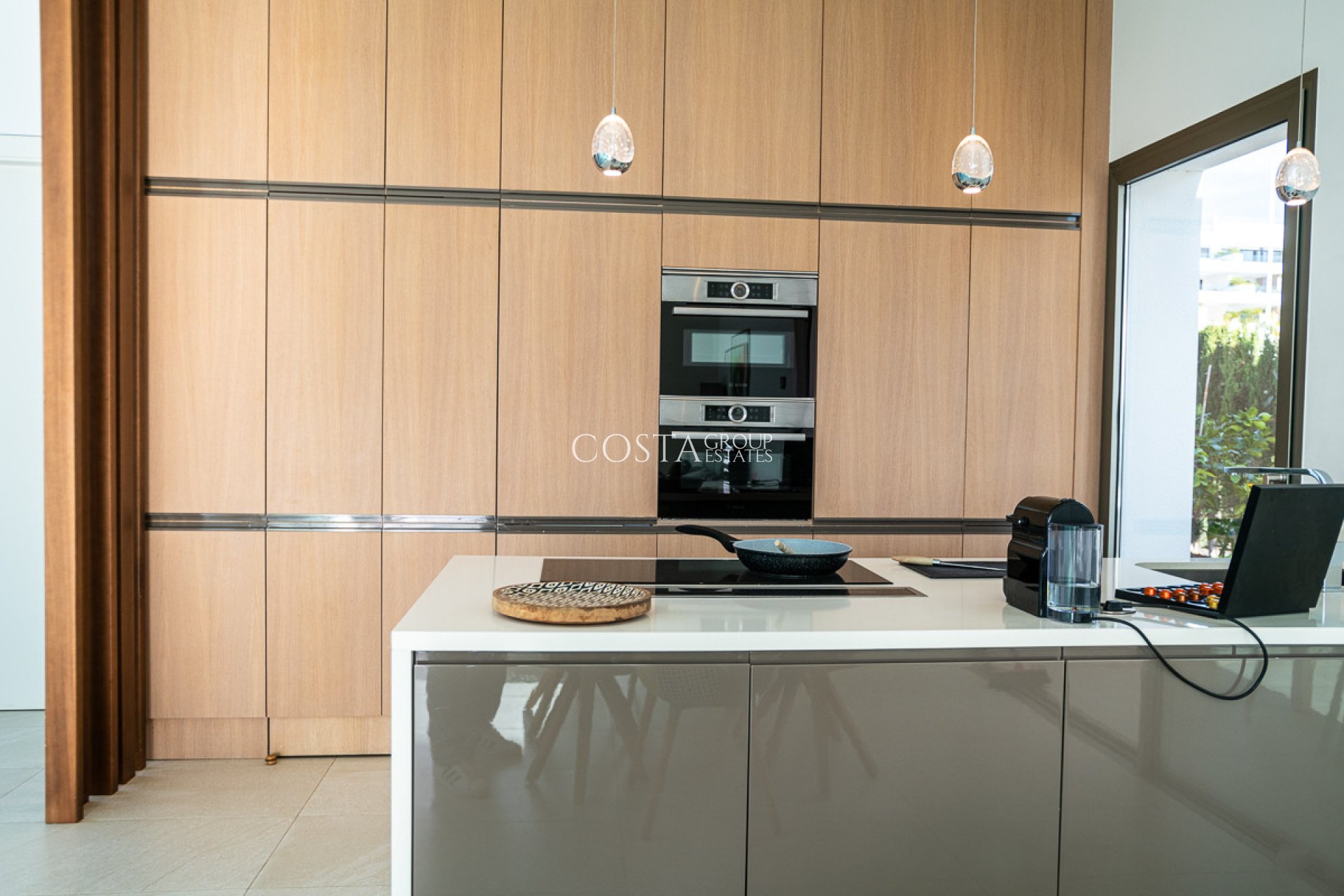 Resale - Villa -
Orihuela Costa - Las Colinas Golf