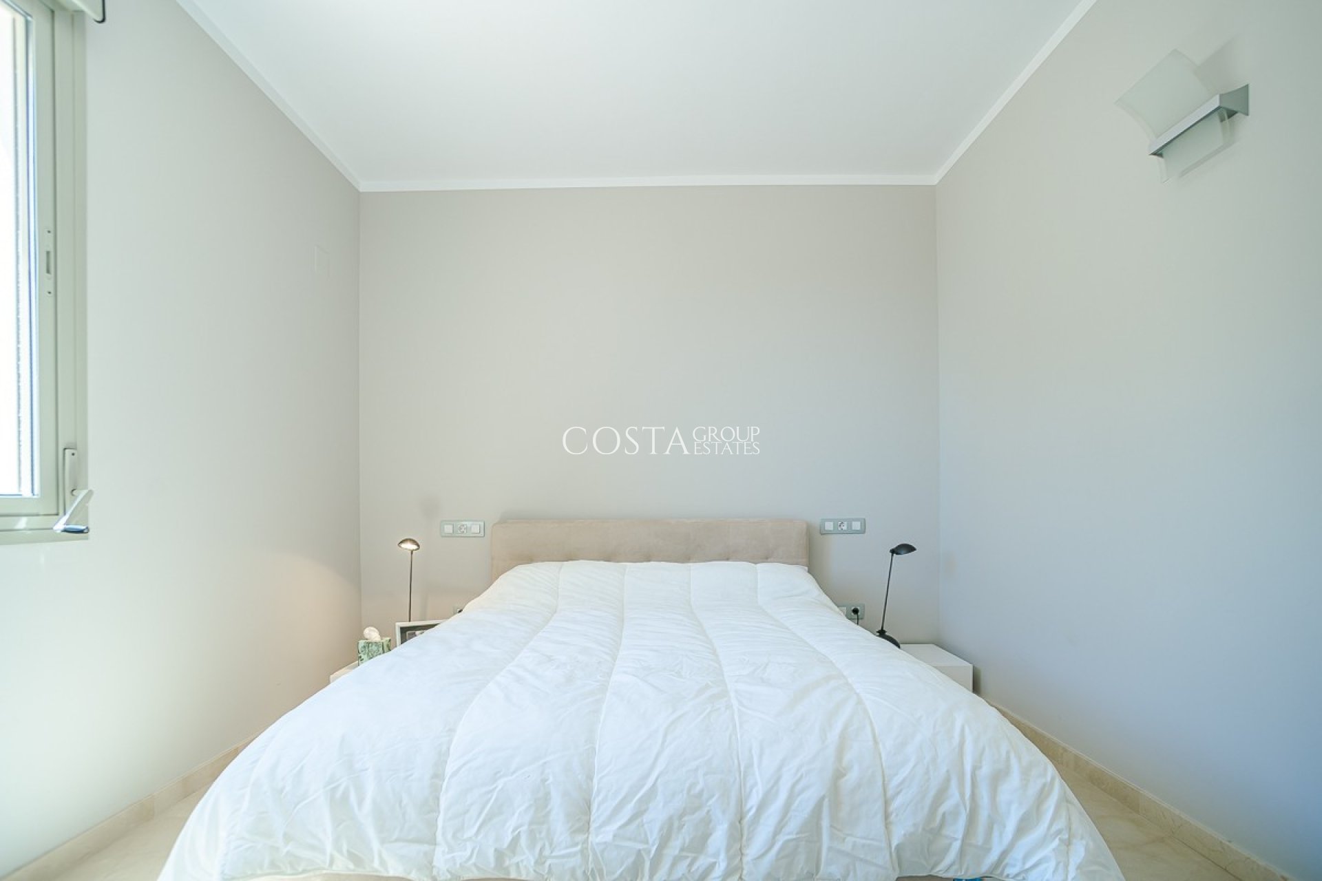 Resale - Villa -
Orihuela Costa - Las Colinas Golf