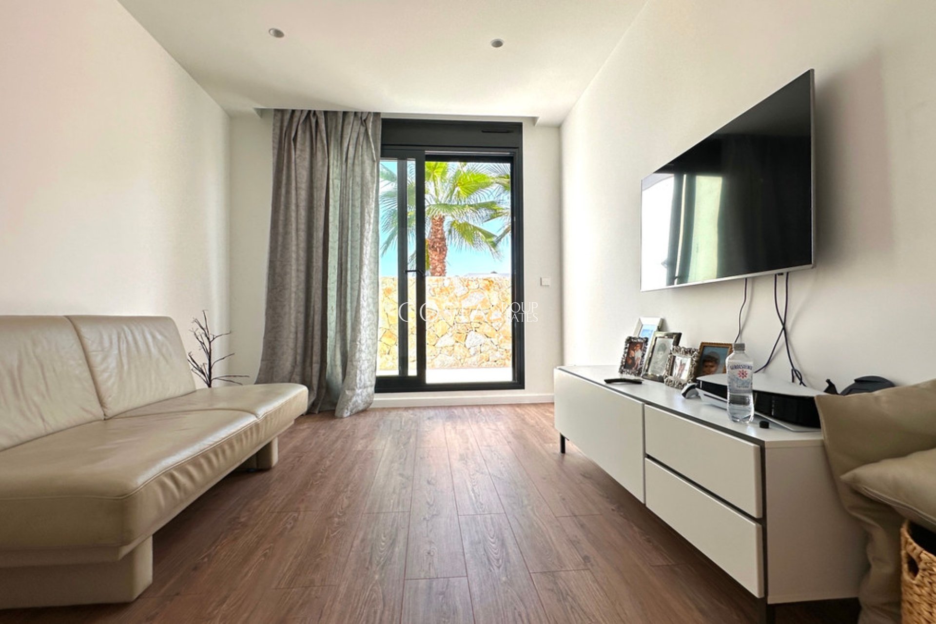 Resale - Villa -
Orihuela Costa - Las Colinas Golf