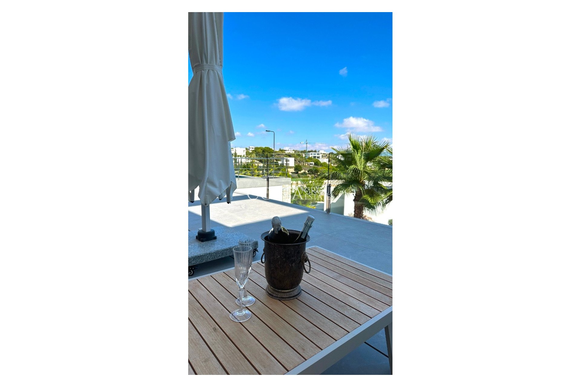 Resale - Villa -
Orihuela Costa - Las Colinas Golf