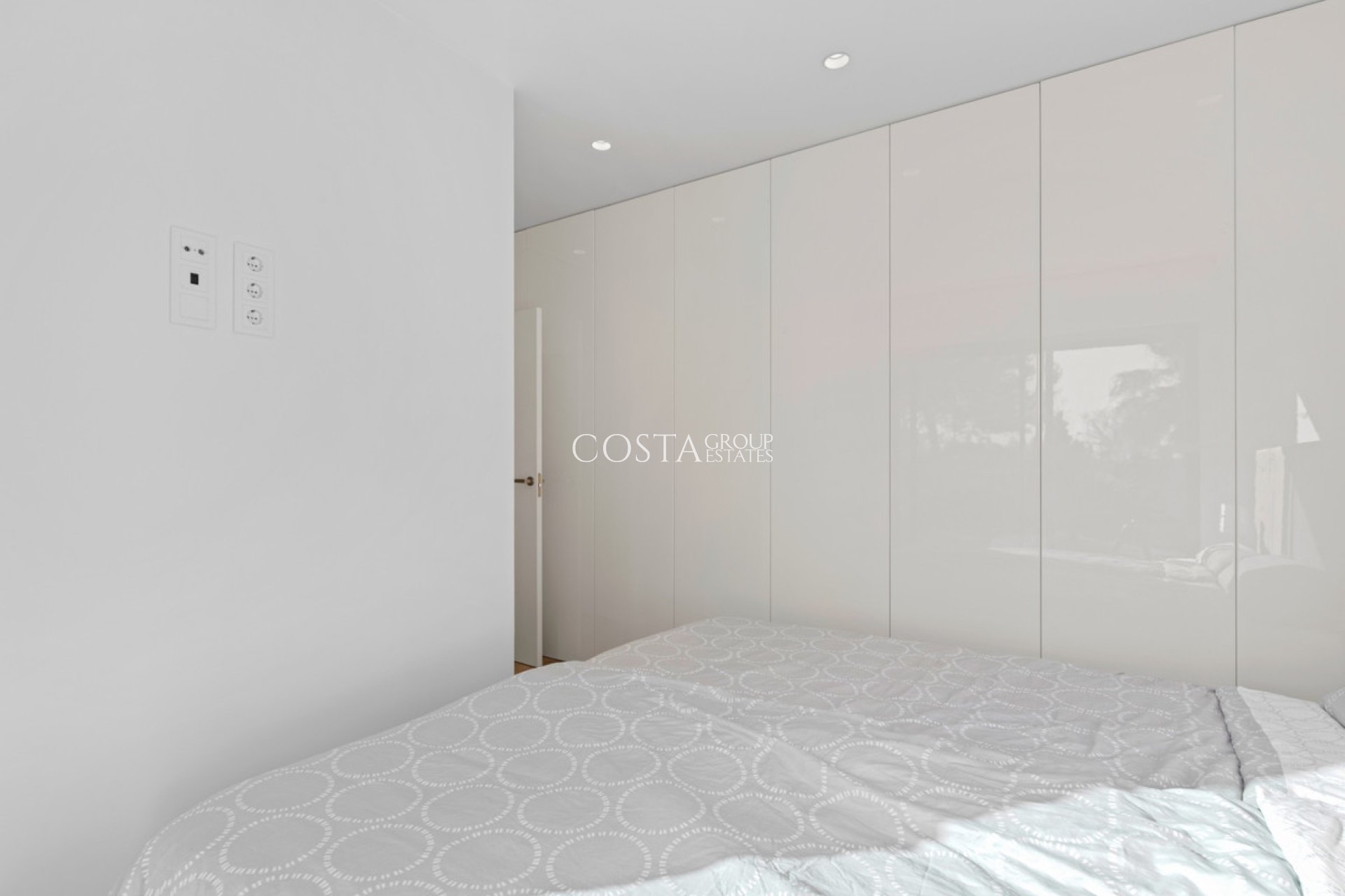 Resale - Villa -
Orihuela Costa - Las Colinas Golf