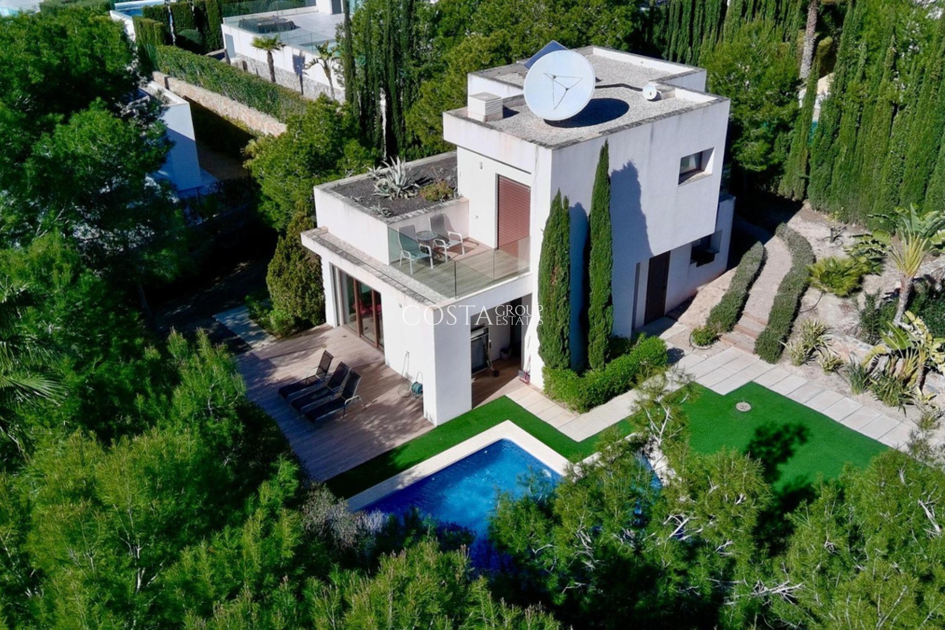 Resale - Villa -
Orihuela Costa - Las Colinas Golf