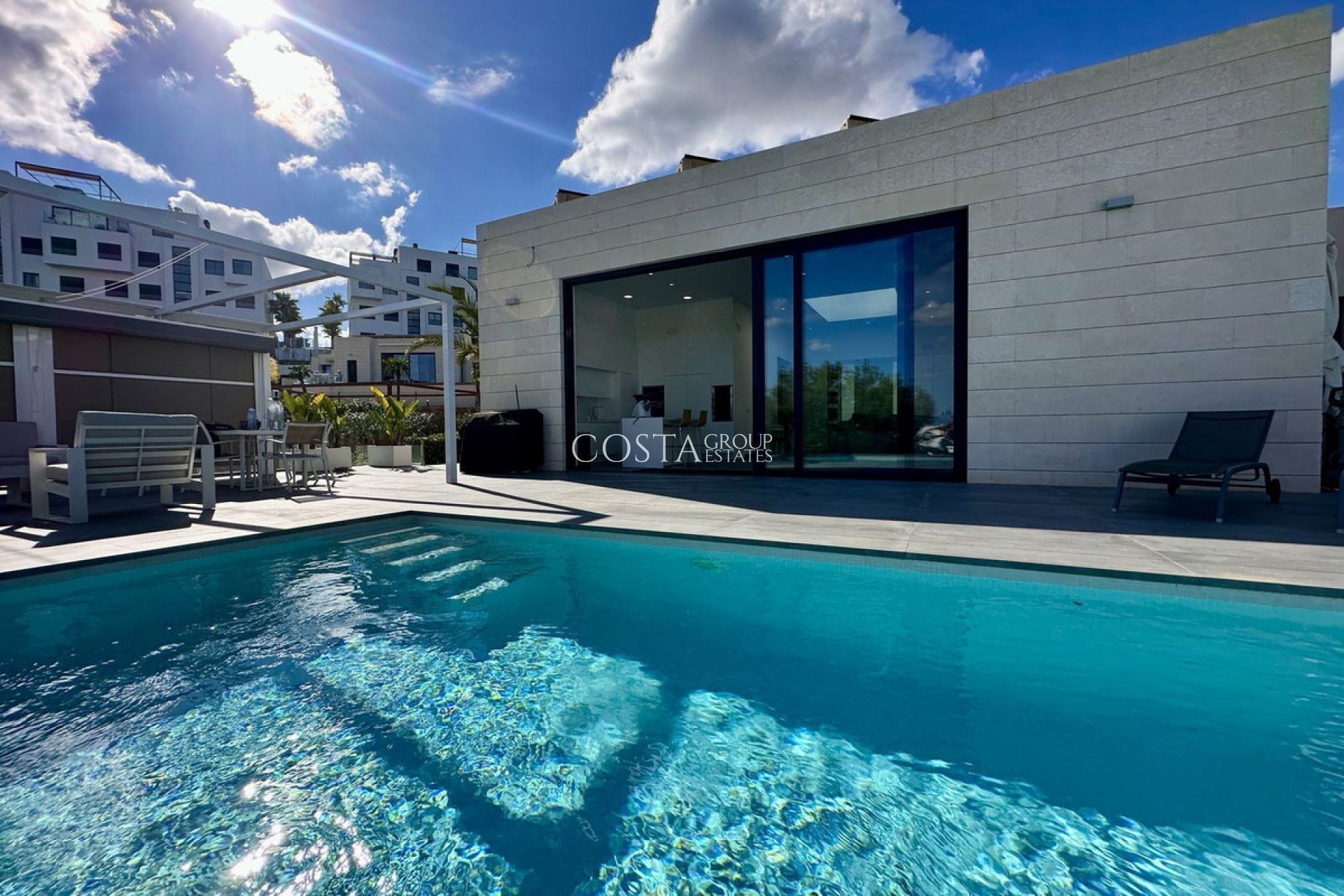 Resale - Villa -
Orihuela Costa - Las Colinas Golf