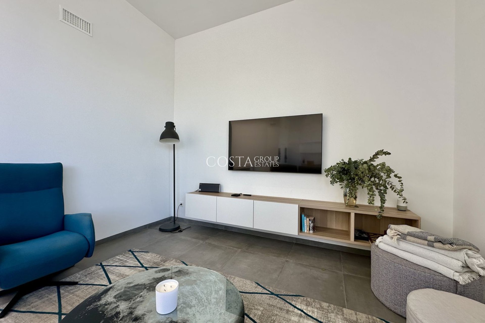 Resale - Villa -
Orihuela Costa - Las Colinas Golf