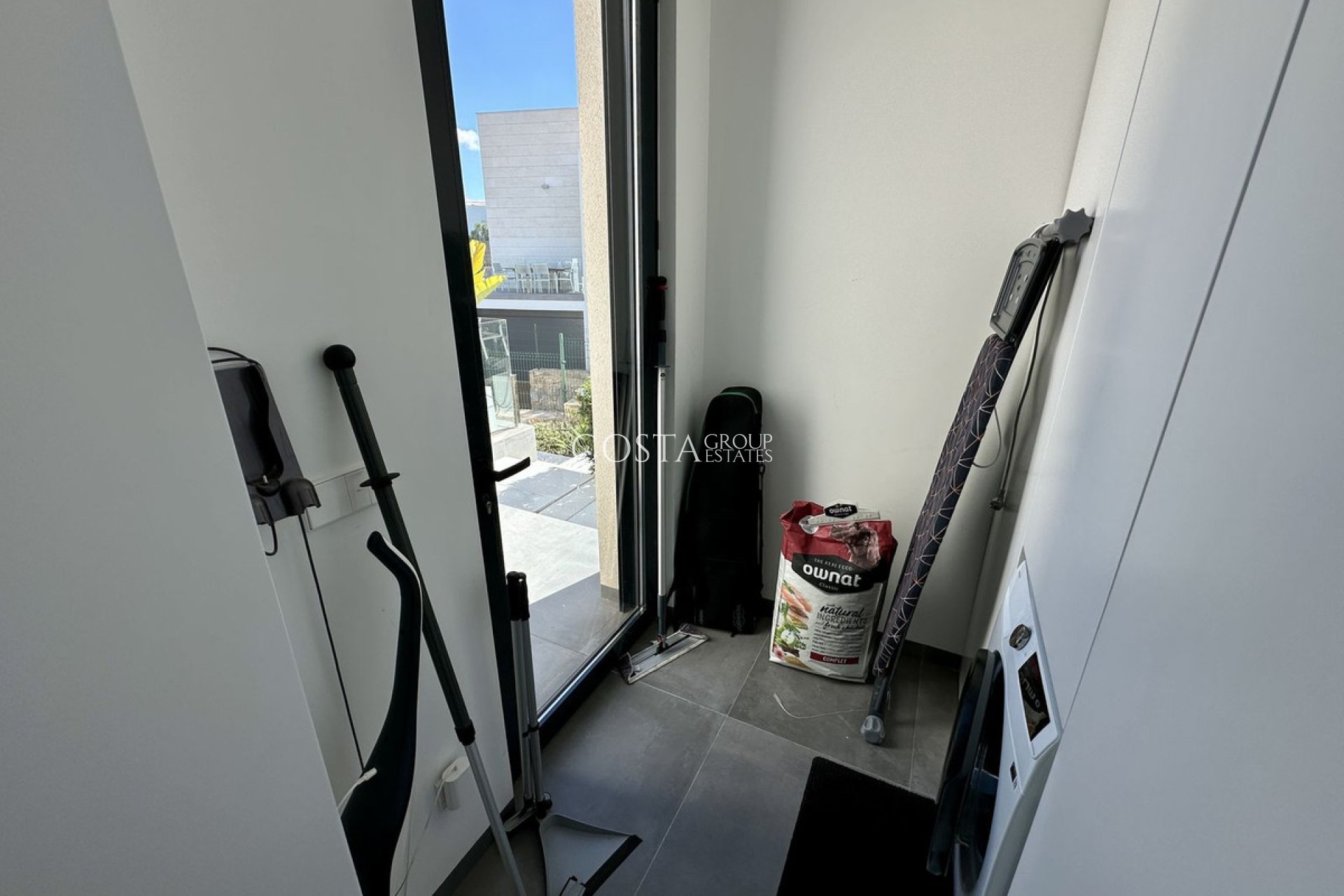 Resale - Villa -
Orihuela Costa - Las Colinas Golf