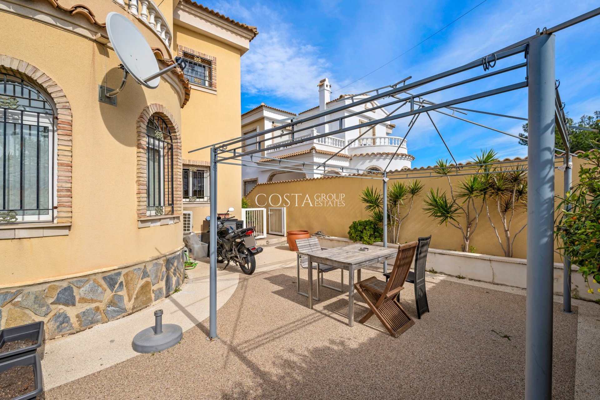 Resale - Villa -
Orihuela Costa - Las Filipinas