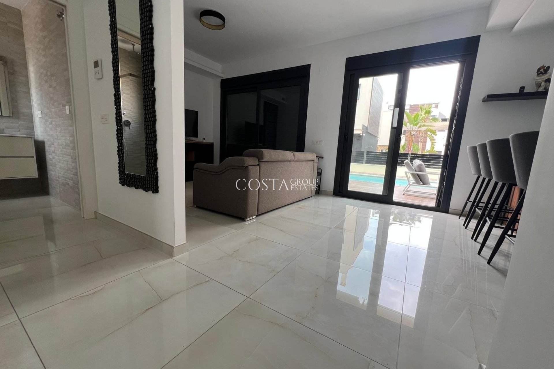 Resale - Villa -
Orihuela Costa - Lomas De Cabo Roig