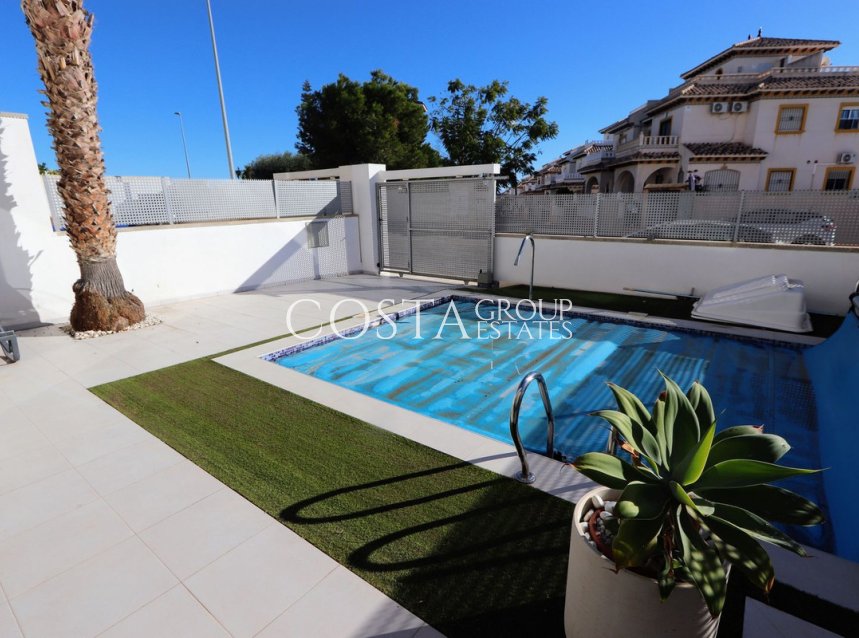 Resale - Villa -
Orihuela Costa - Lomas de Cabo Roig