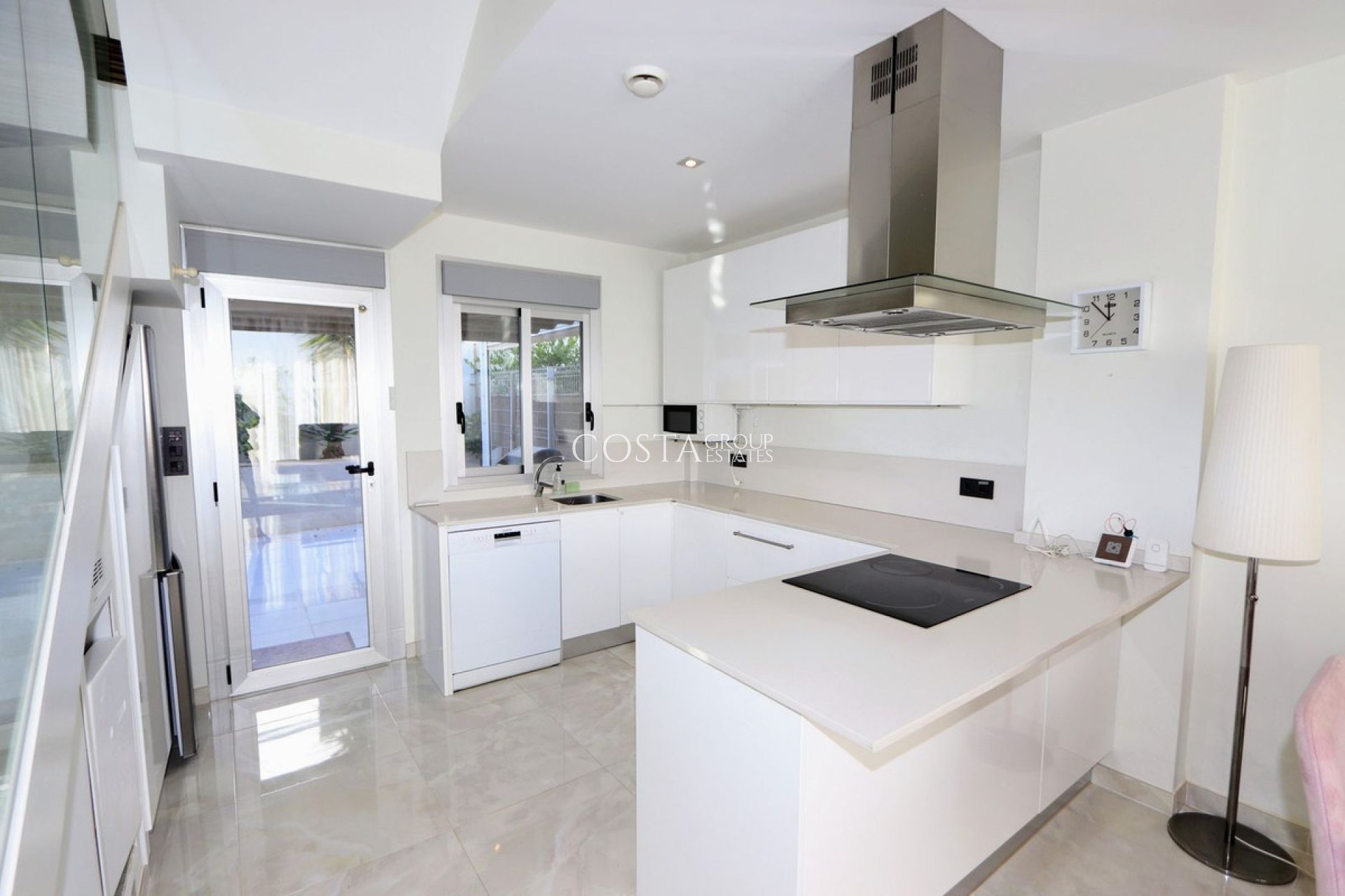 Resale - Villa -
Orihuela Costa - Lomas de Cabo Roig