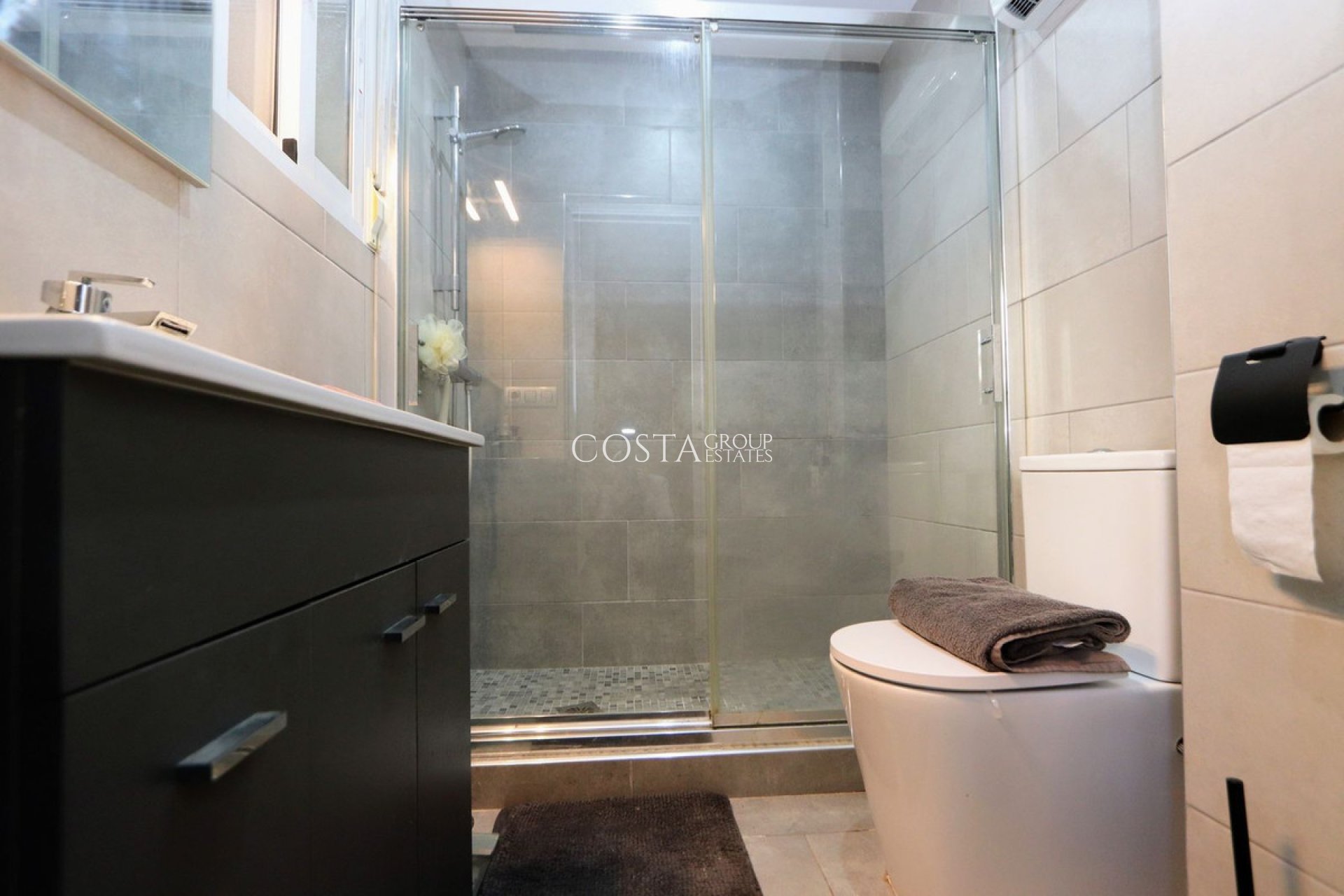 Resale - Villa -
Orihuela Costa - Lomas de Cabo Roig