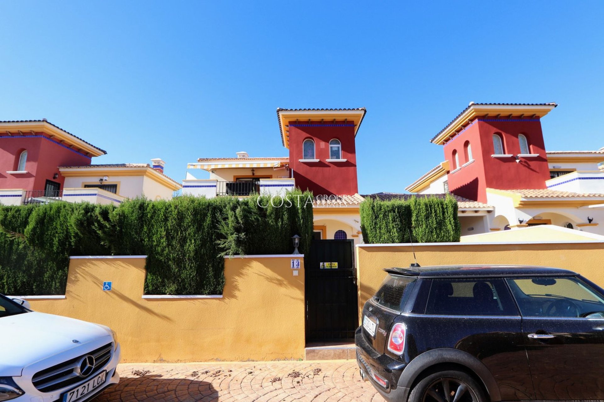 Resale - Villa -
Orihuela Costa - Lomas de Cabo Roig