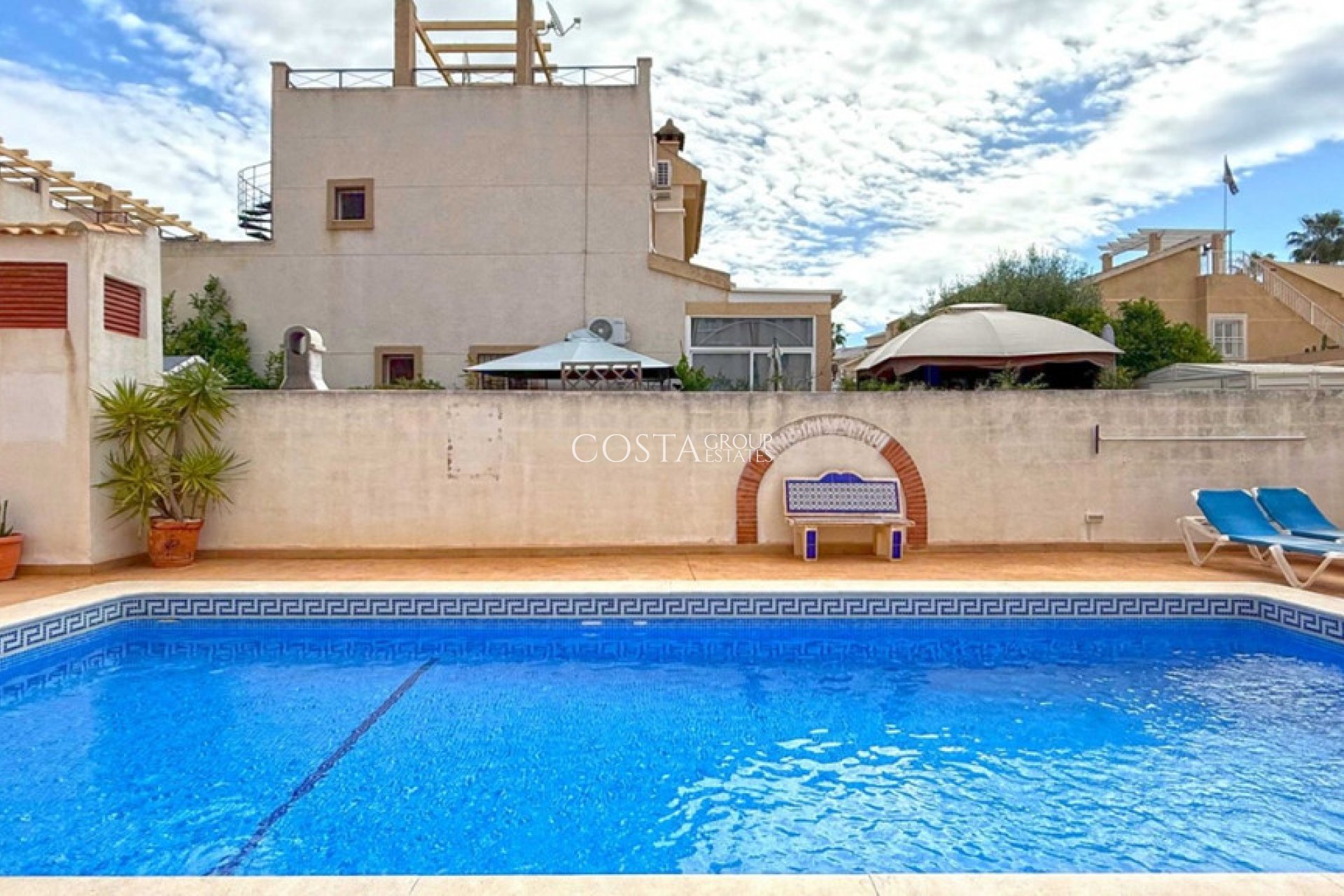 Resale - Villa -
Orihuela Costa - Los Altos