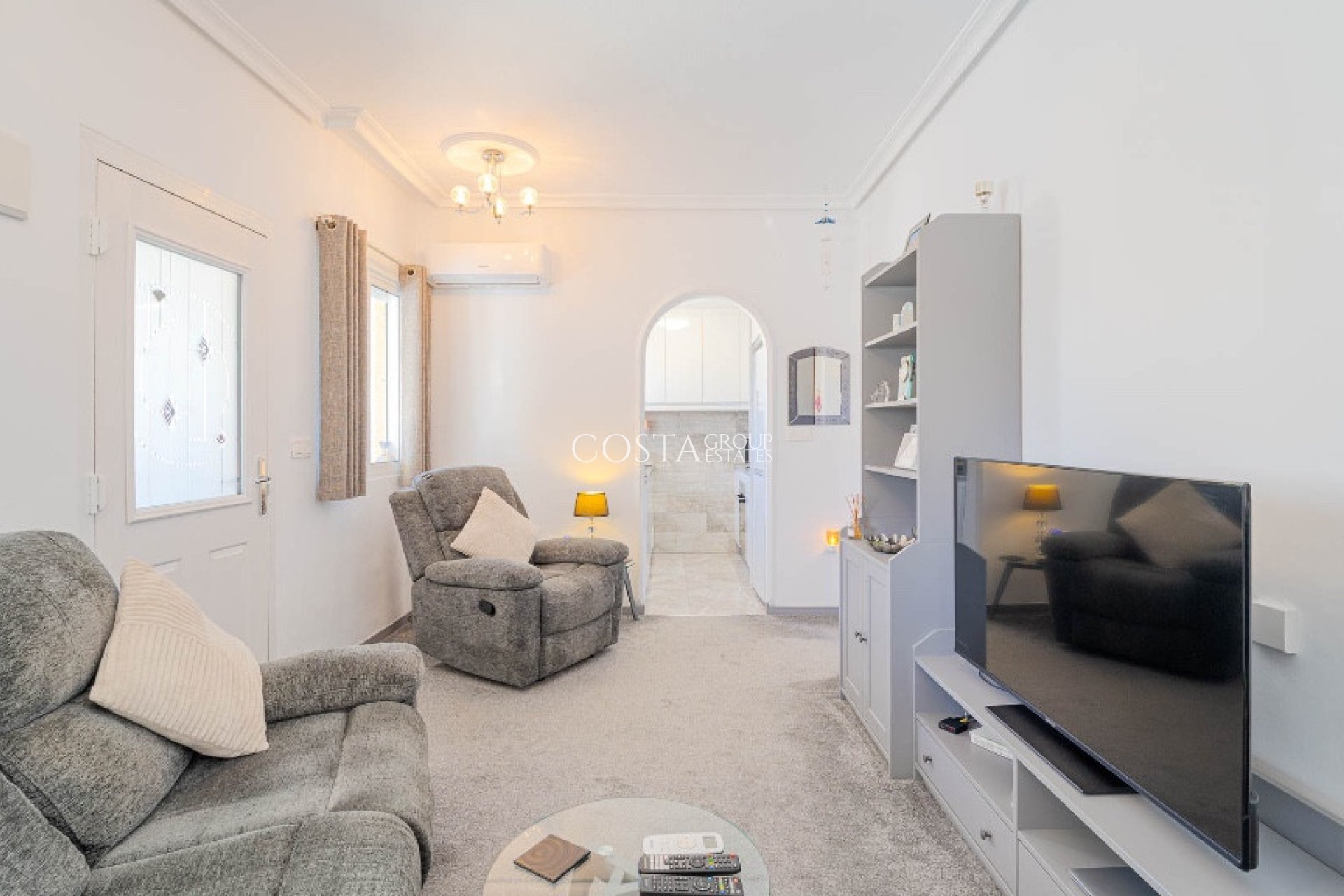 Resale - Villa -
Orihuela Costa - Los Altos