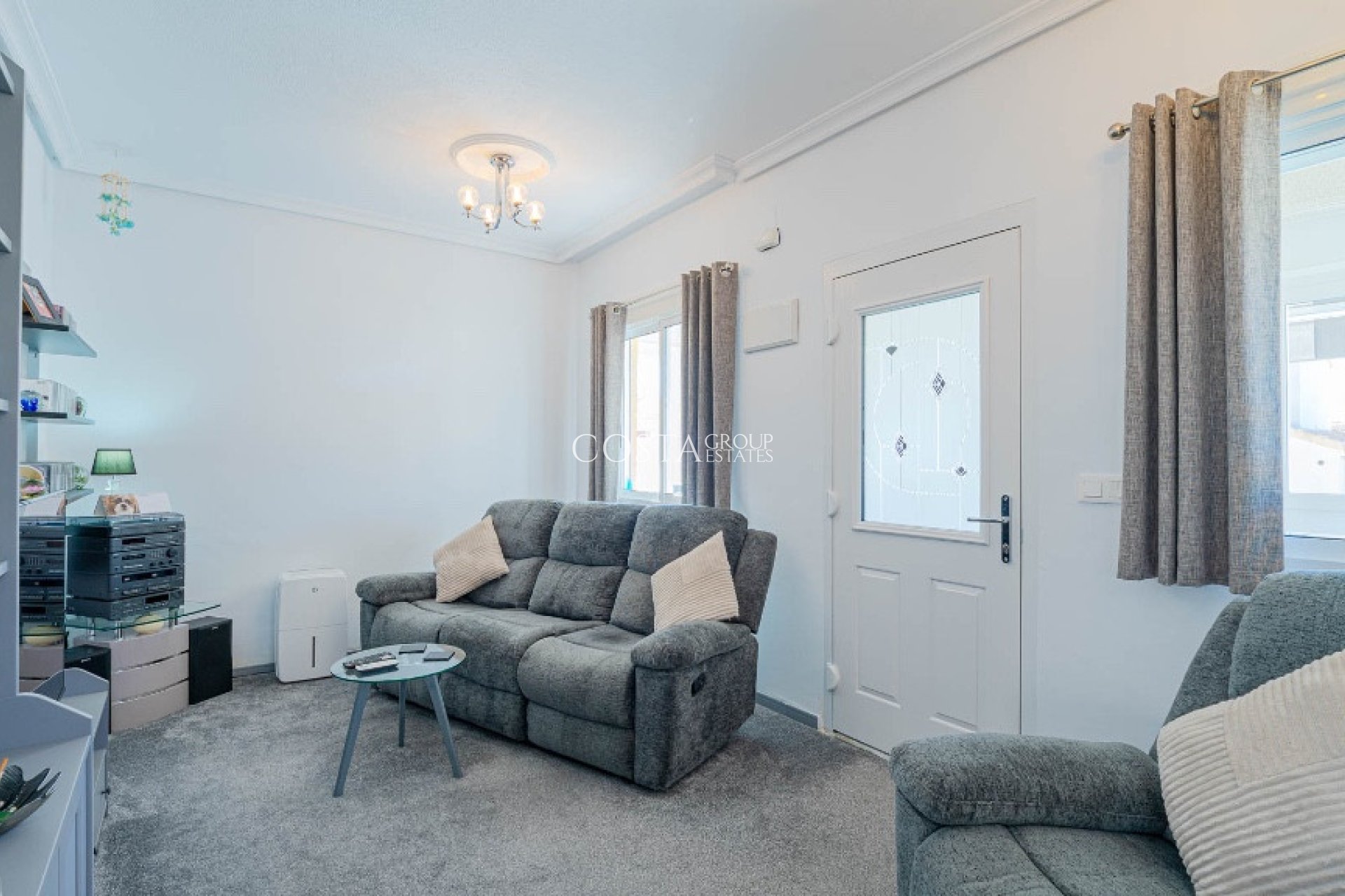 Resale - Villa -
Orihuela Costa - Los Altos