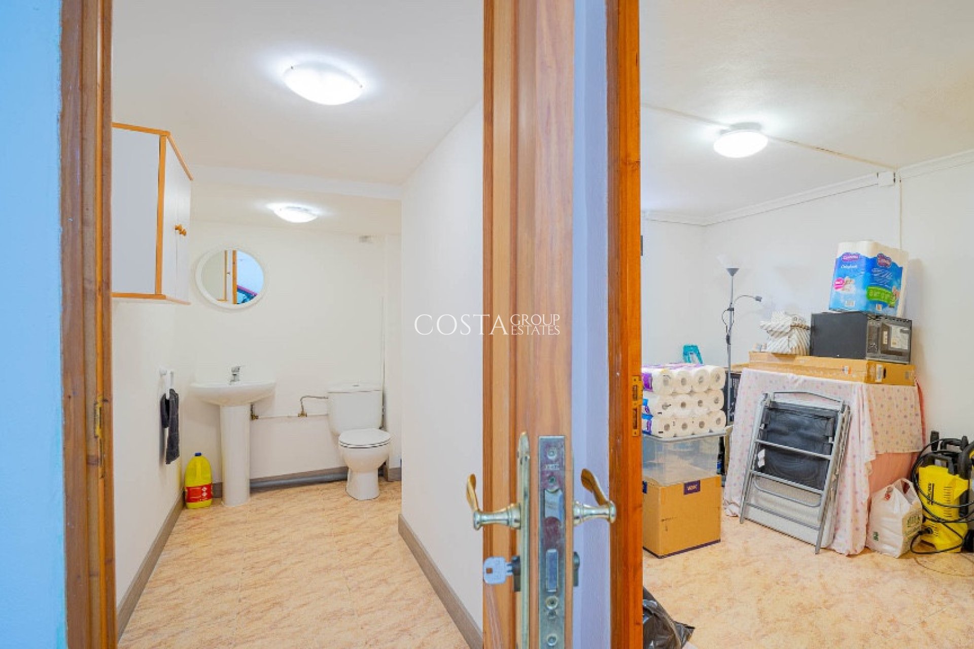 Resale - Villa -
Orihuela Costa - Los Altos