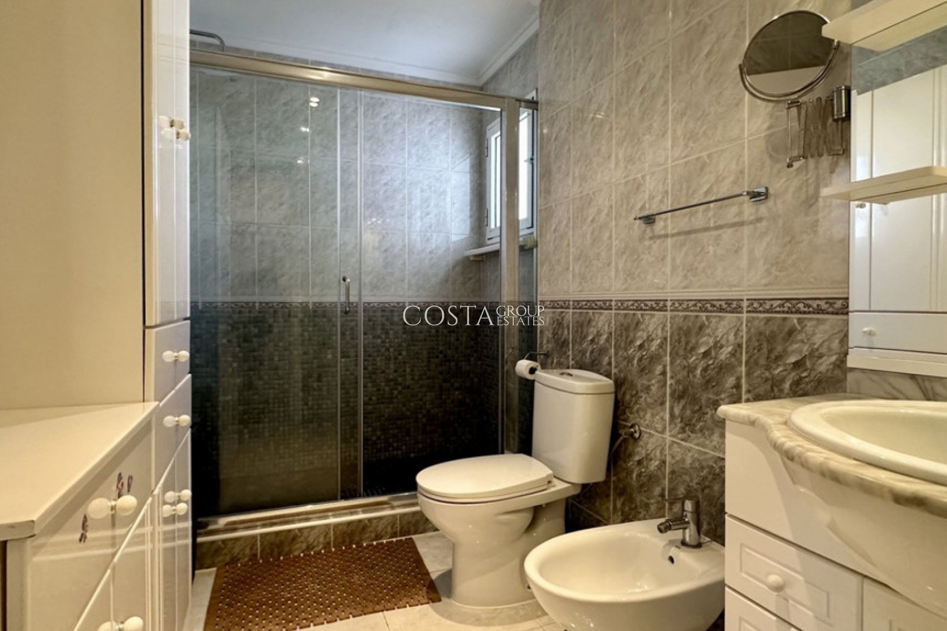 Resale - Villa -
Orihuela Costa - Los Altos