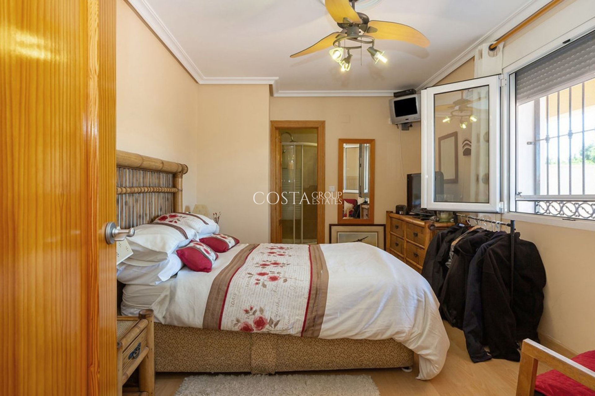Resale - Villa -
Orihuela Costa - Los Balcones