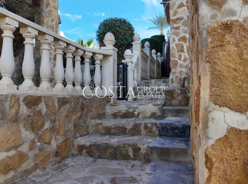 Resale - Villa -
Orihuela Costa - Los Balcones