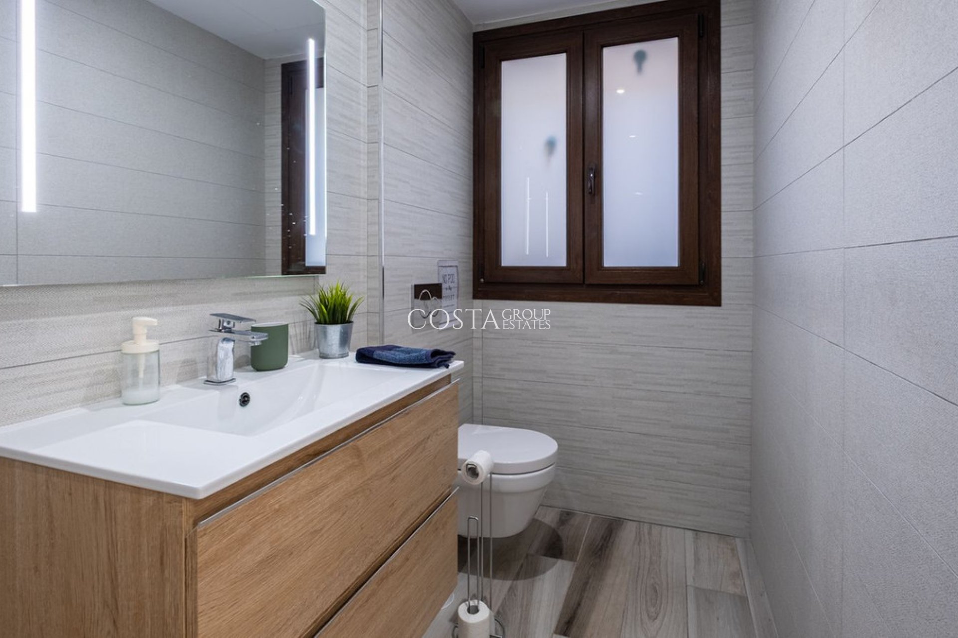 Resale - Villa -
Orihuela Costa - Los Balcones