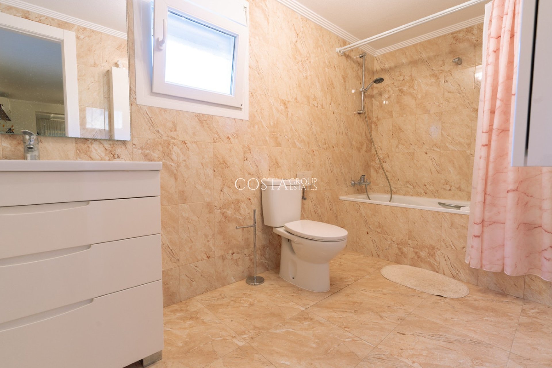 Resale - Villa -
Orihuela Costa - Los Balcones