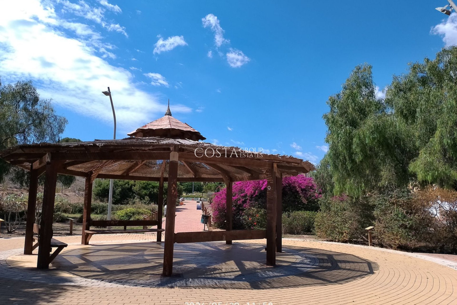 Resale - Villa -
Orihuela Costa - Los Balcones