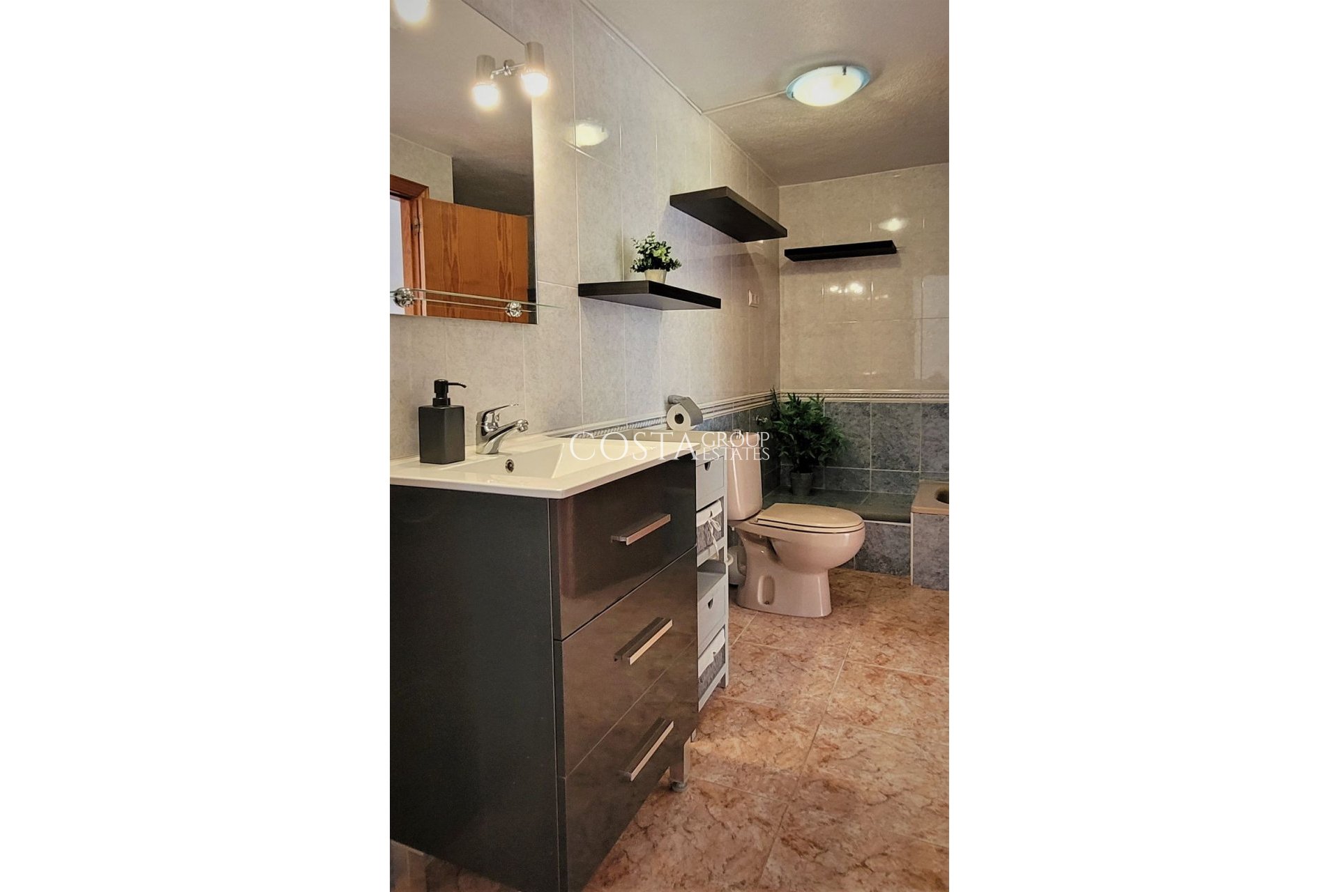 Resale - Villa -
Orihuela Costa - Los Balcones